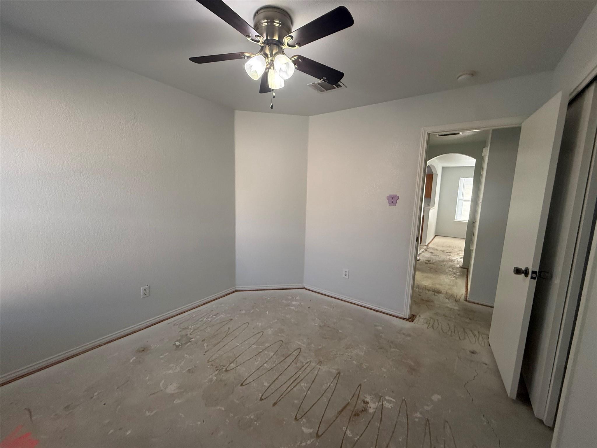 128 Grant Way Property Photo 11