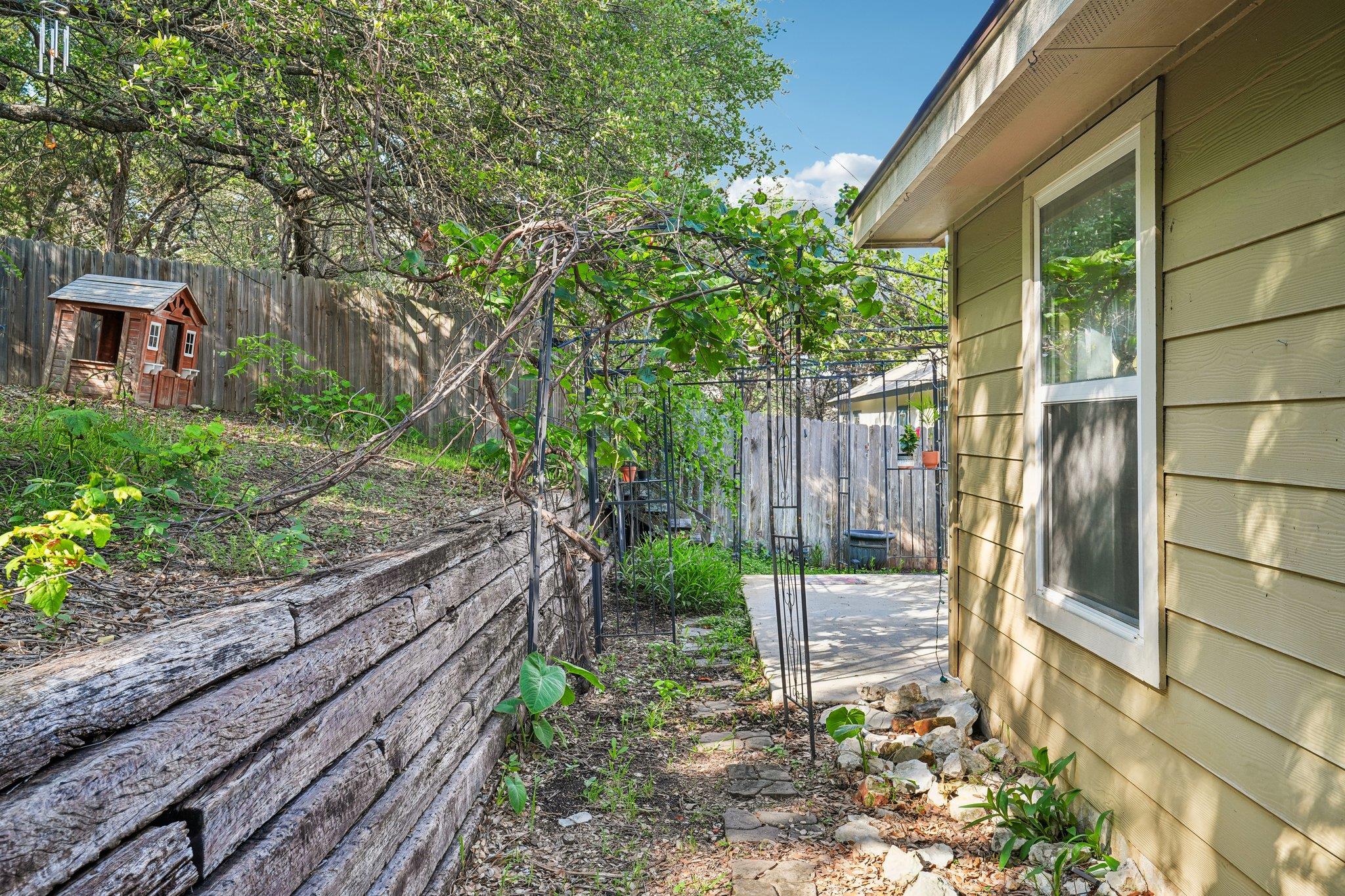 1427 Bonnyview Dr Property Photo 23