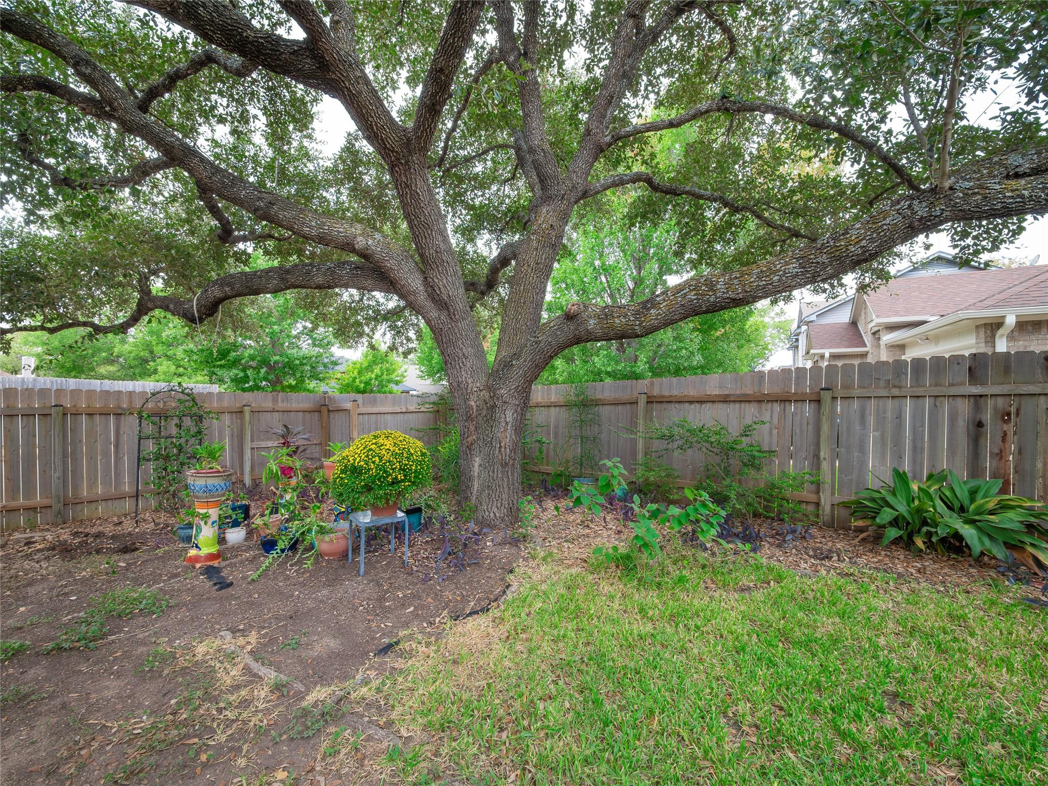 2510 Eastwood Ln Property Photo 28