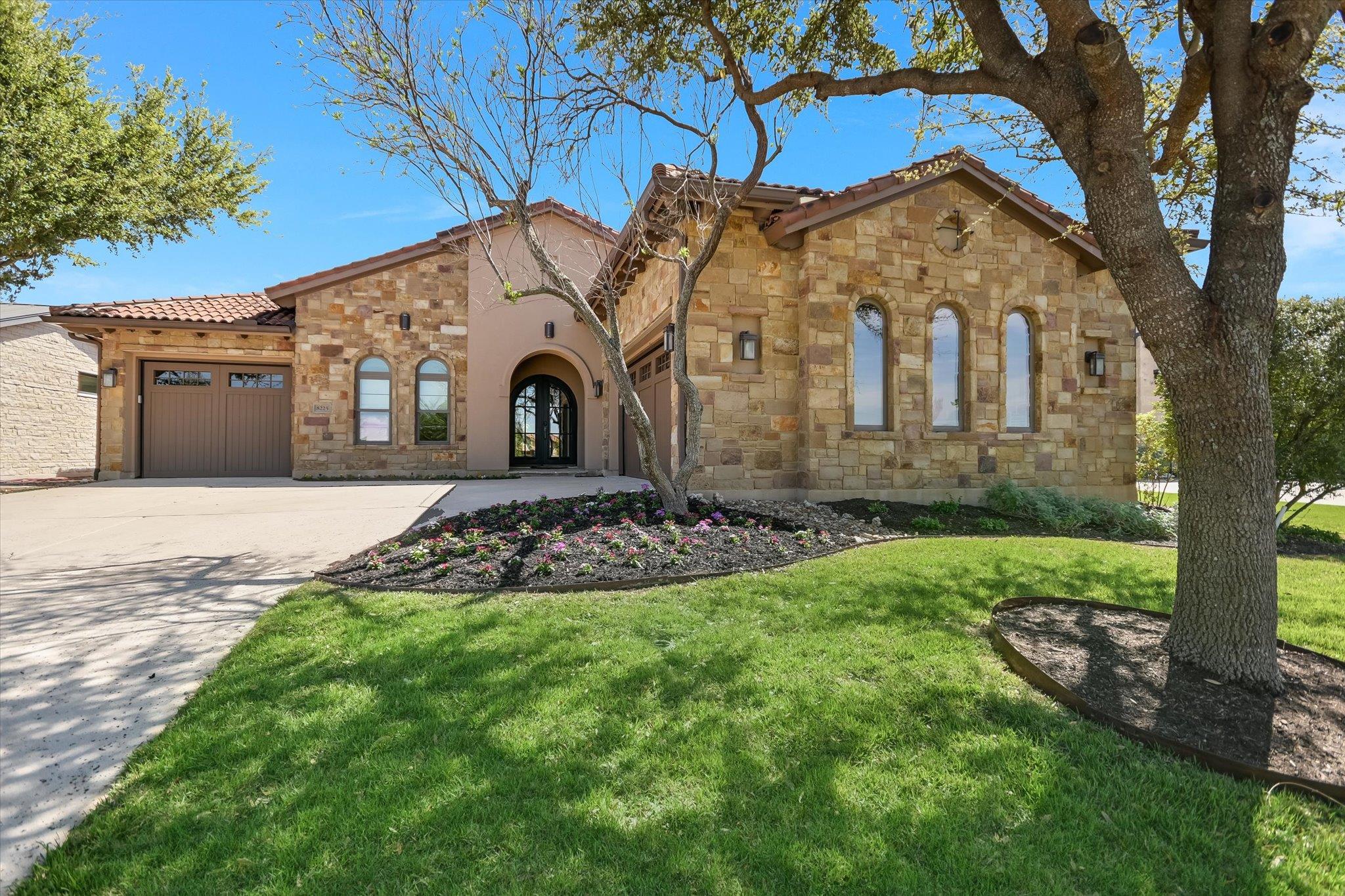 8225 Carranzo Dr Property Photo 1