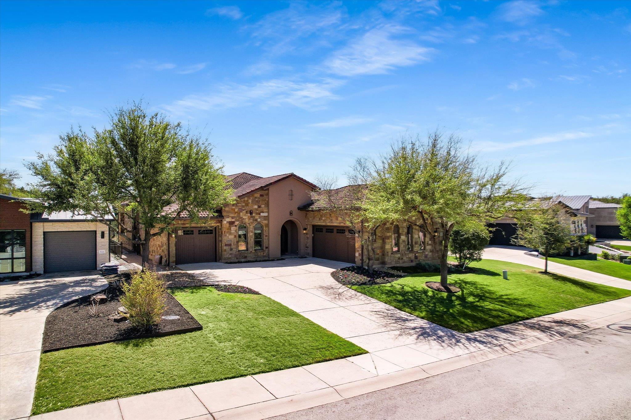 8225 Carranzo Dr Property Photo 2