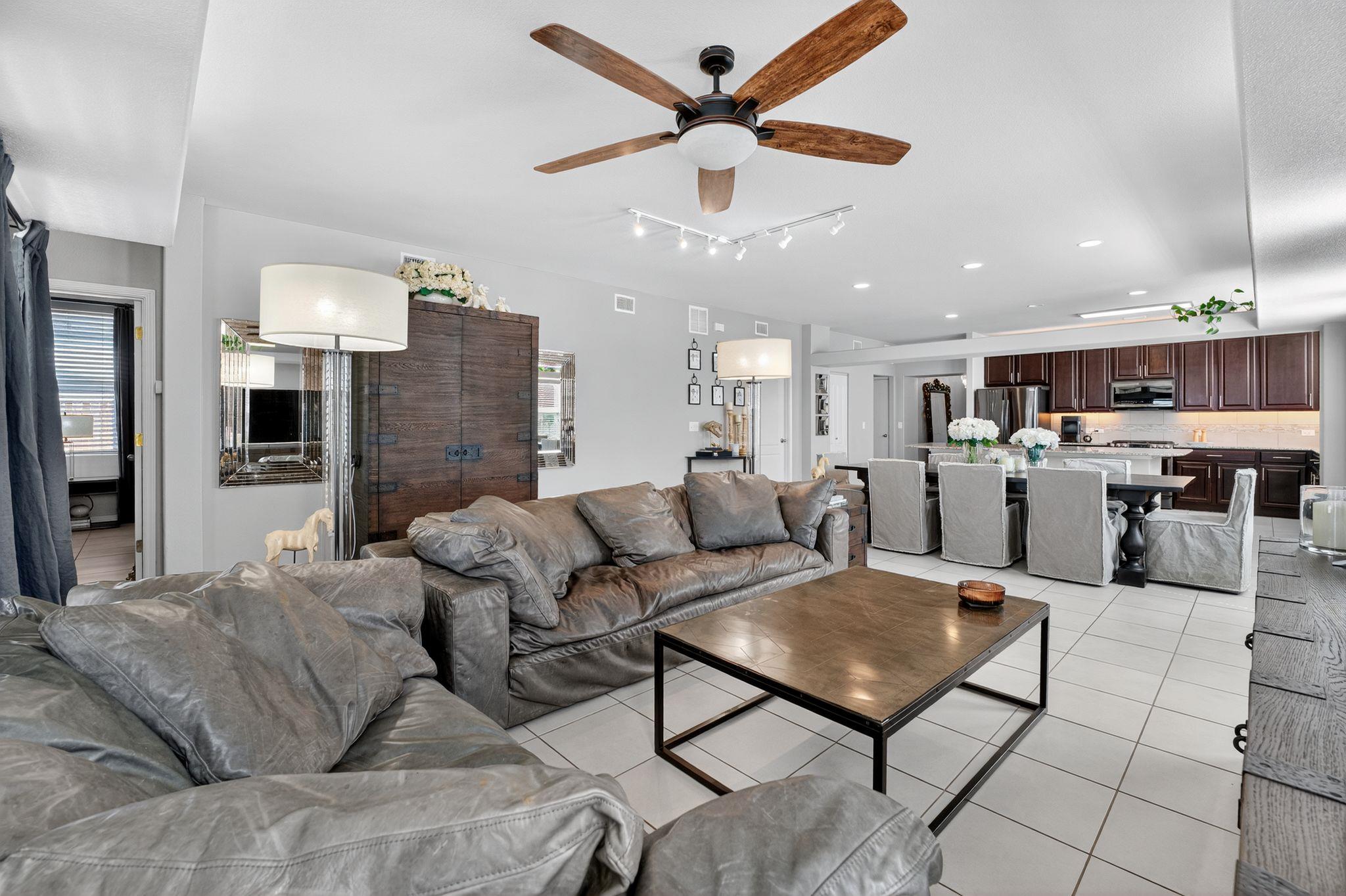 329 Newberry Trl Property Photo 5