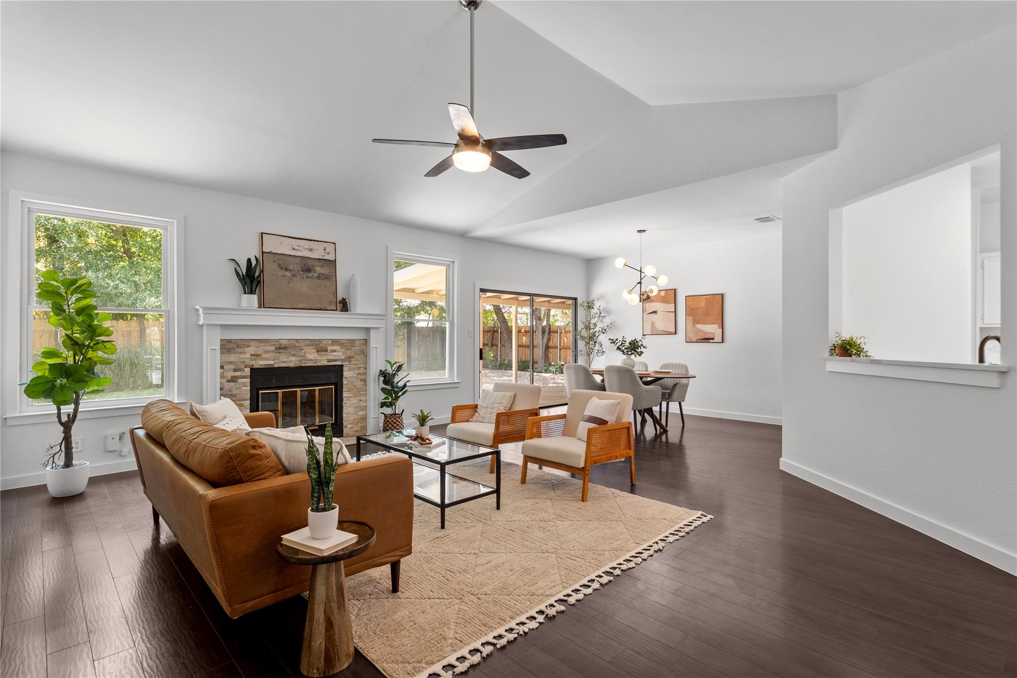 8924 Black Oak St Property Photo 3