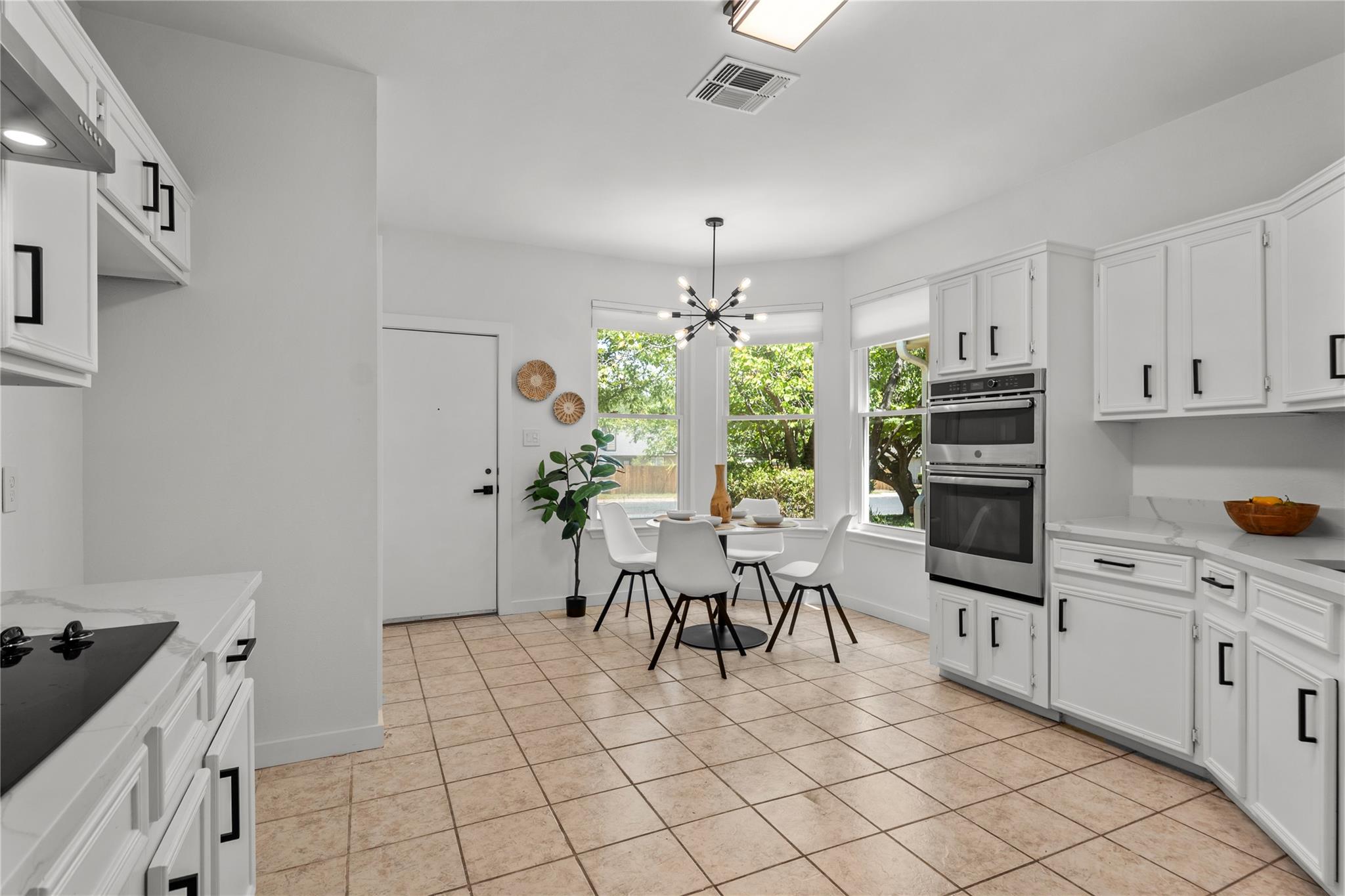 8924 Black Oak St Property Photo 5