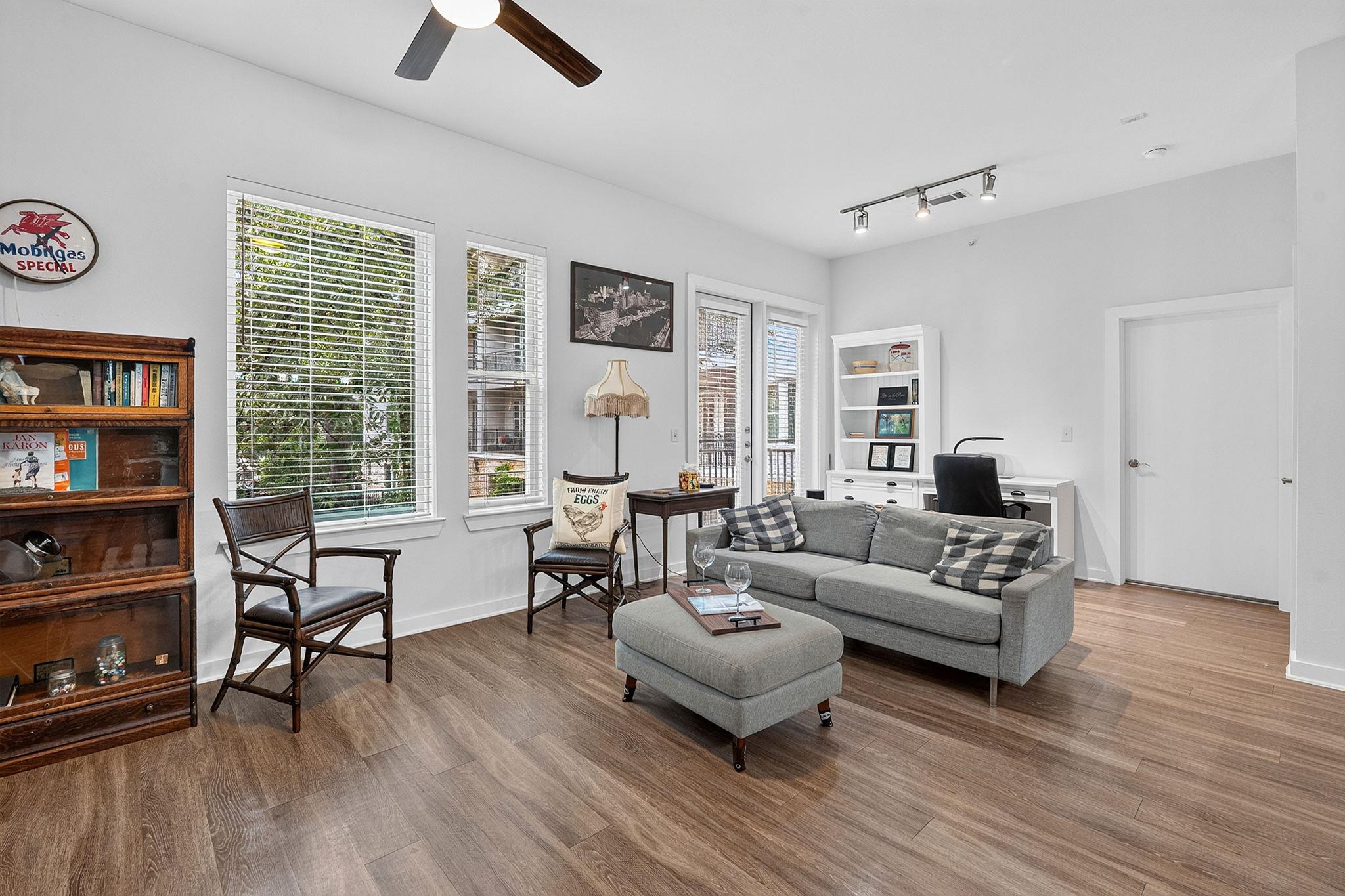 1900 Barton Springs Rd #2047 Property Photo 3
