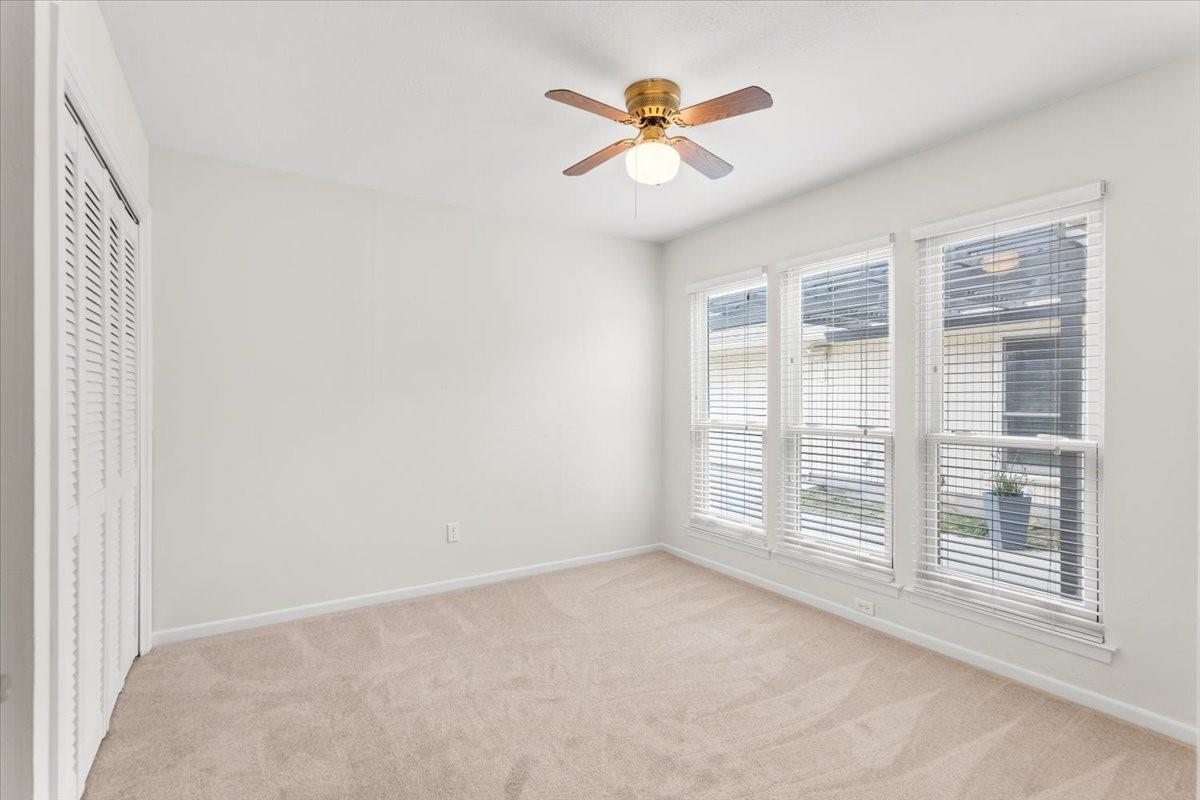 9413 Sherbrooke St Property Photo 18