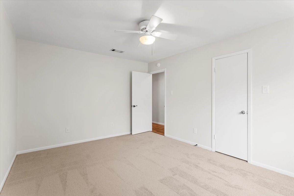 9413 Sherbrooke St Property Photo 19