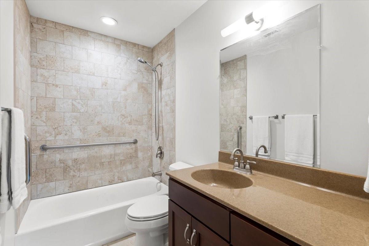 9413 Sherbrooke St Property Photo 20