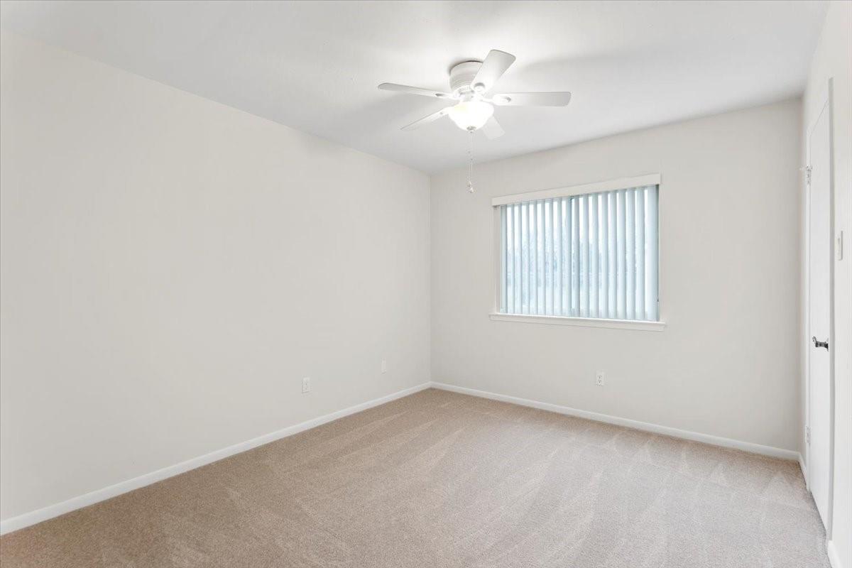 9413 Sherbrooke St Property Photo 21