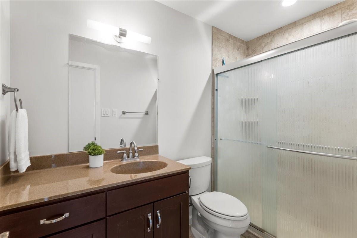 9413 Sherbrooke St Property Photo 25