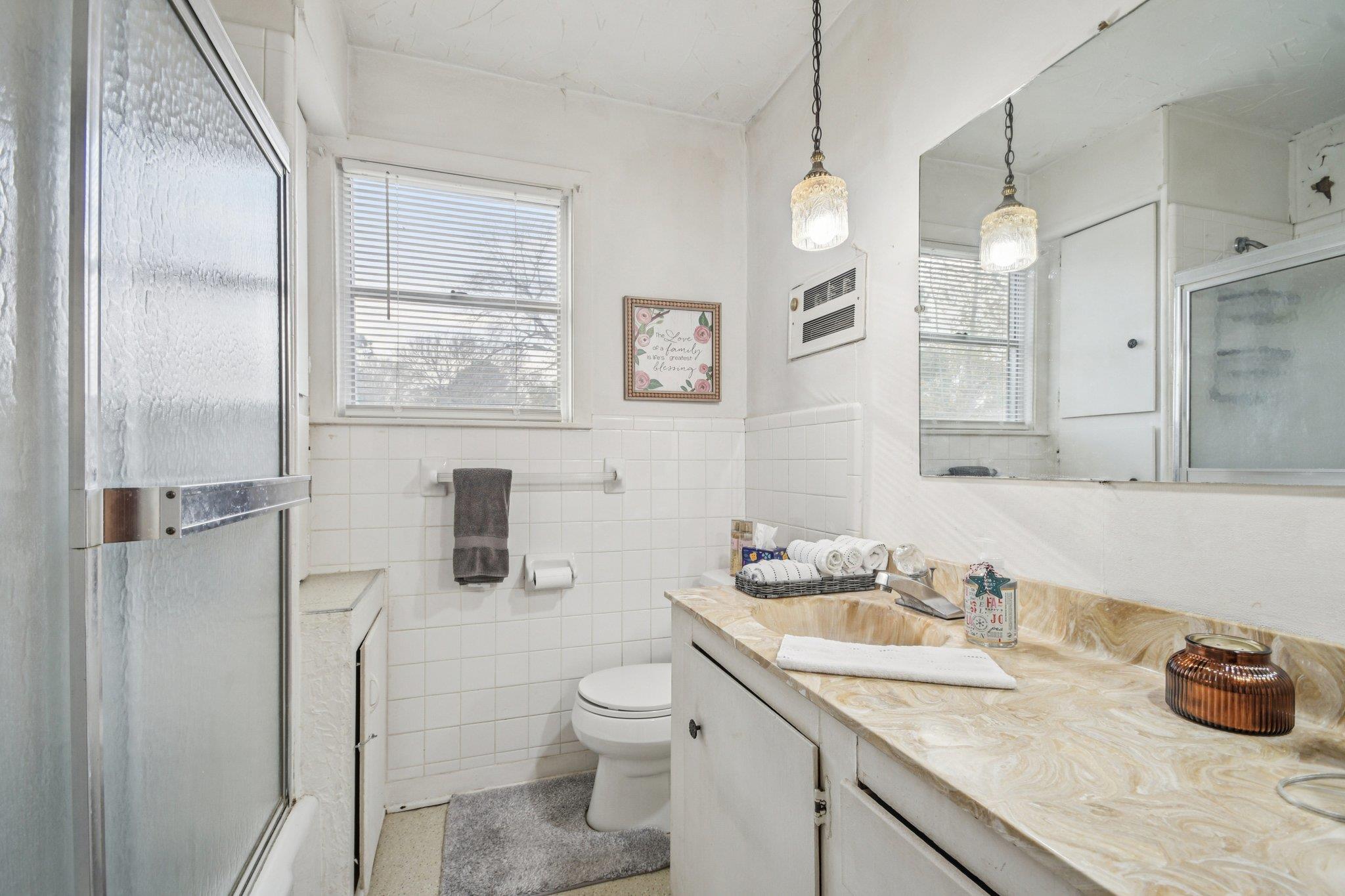 902 Turney St Property Photo 19