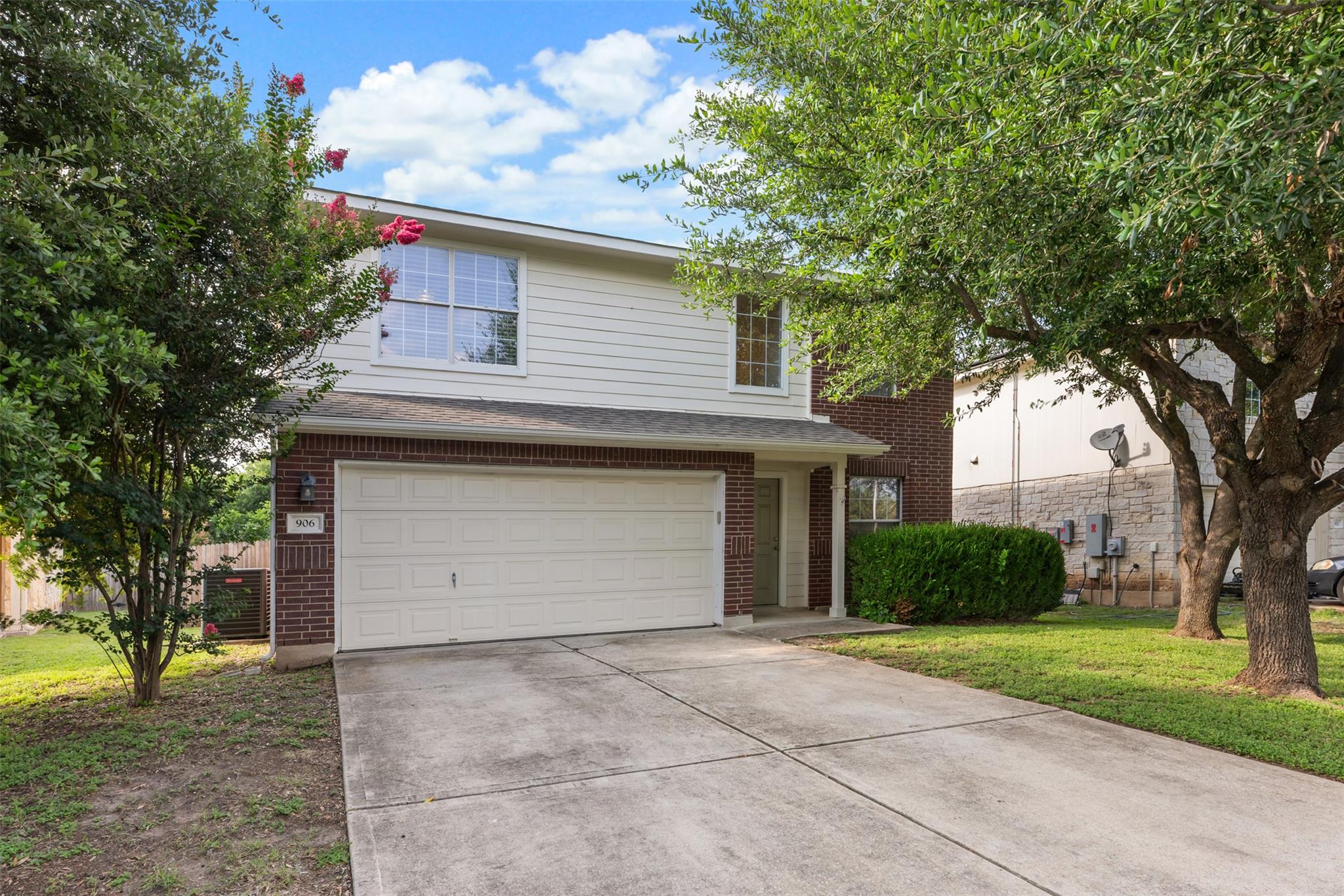 906 Indian Meadow Dr Property Photo 1