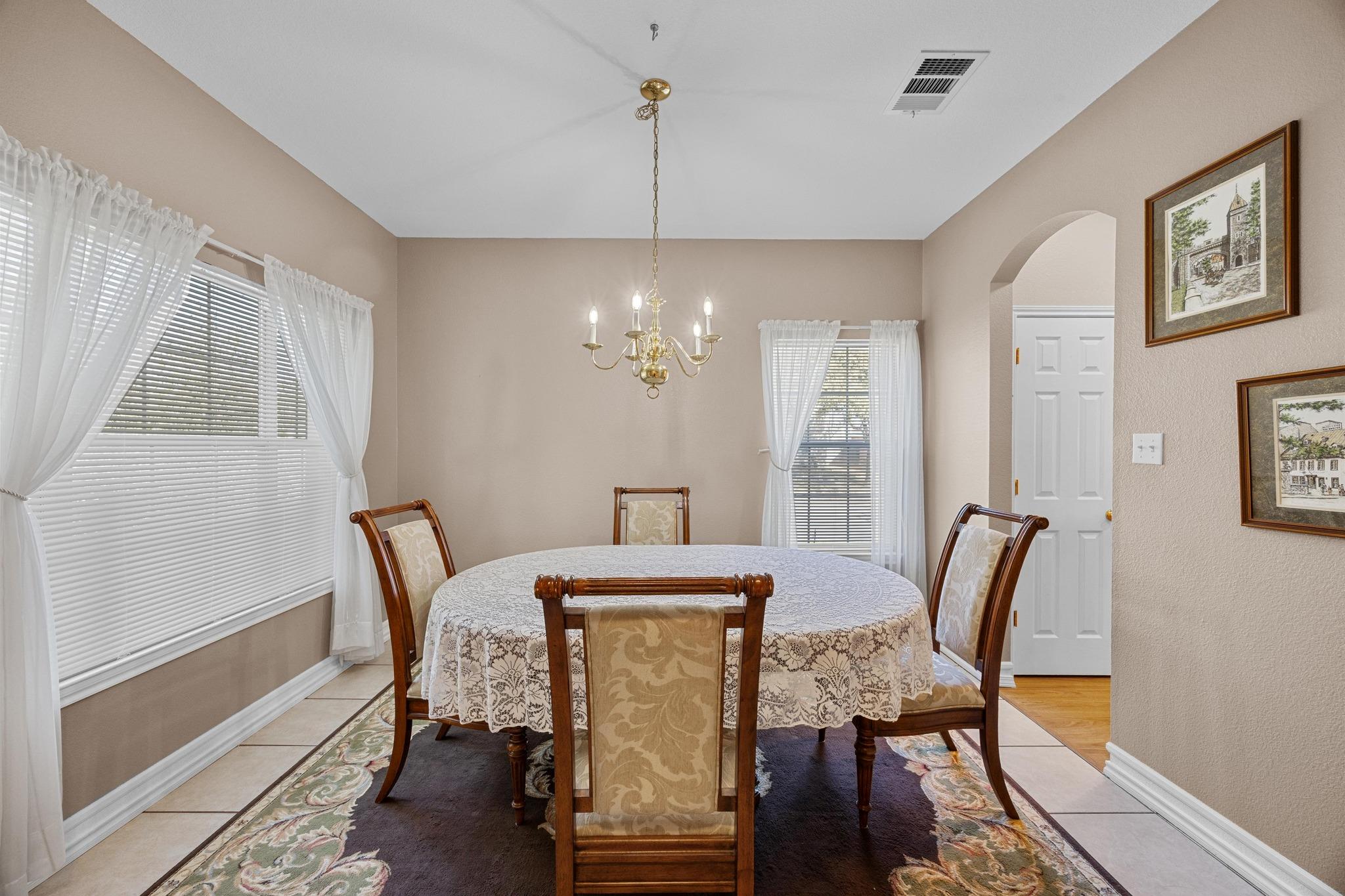 810 Estancia Way Property Photo 4