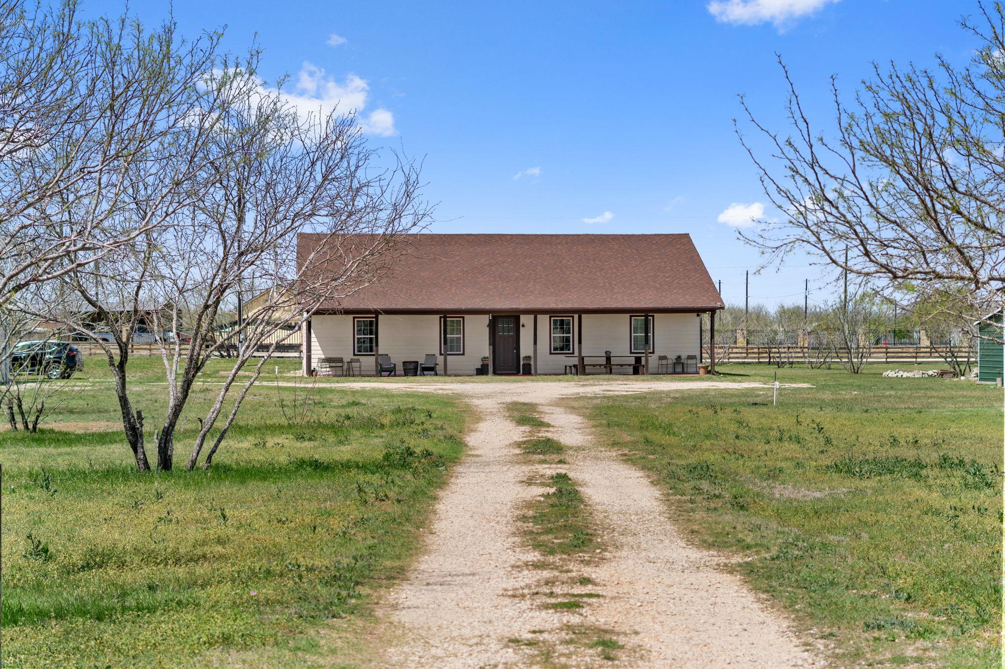 8034207 Property Photo 3