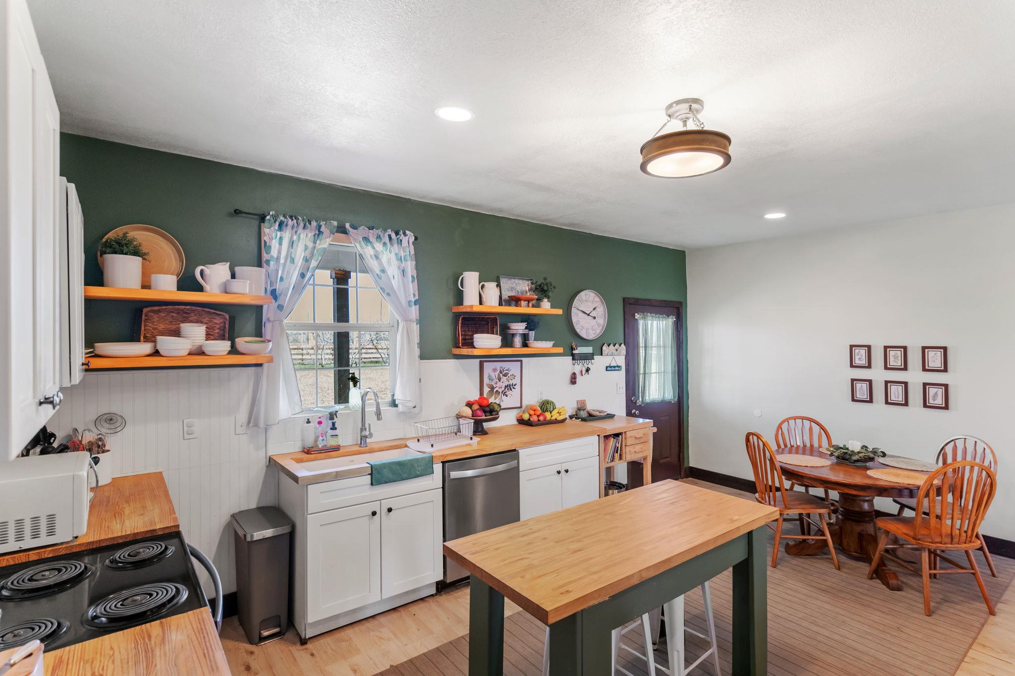 8034207 Property Photo 16