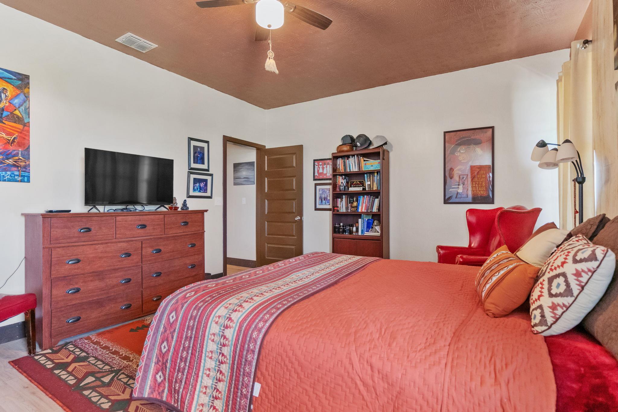 8034207 Property Photo 26