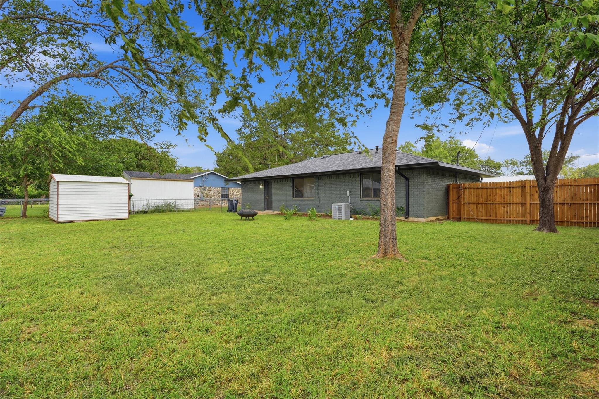 609 Magnolia St Property Photo 25