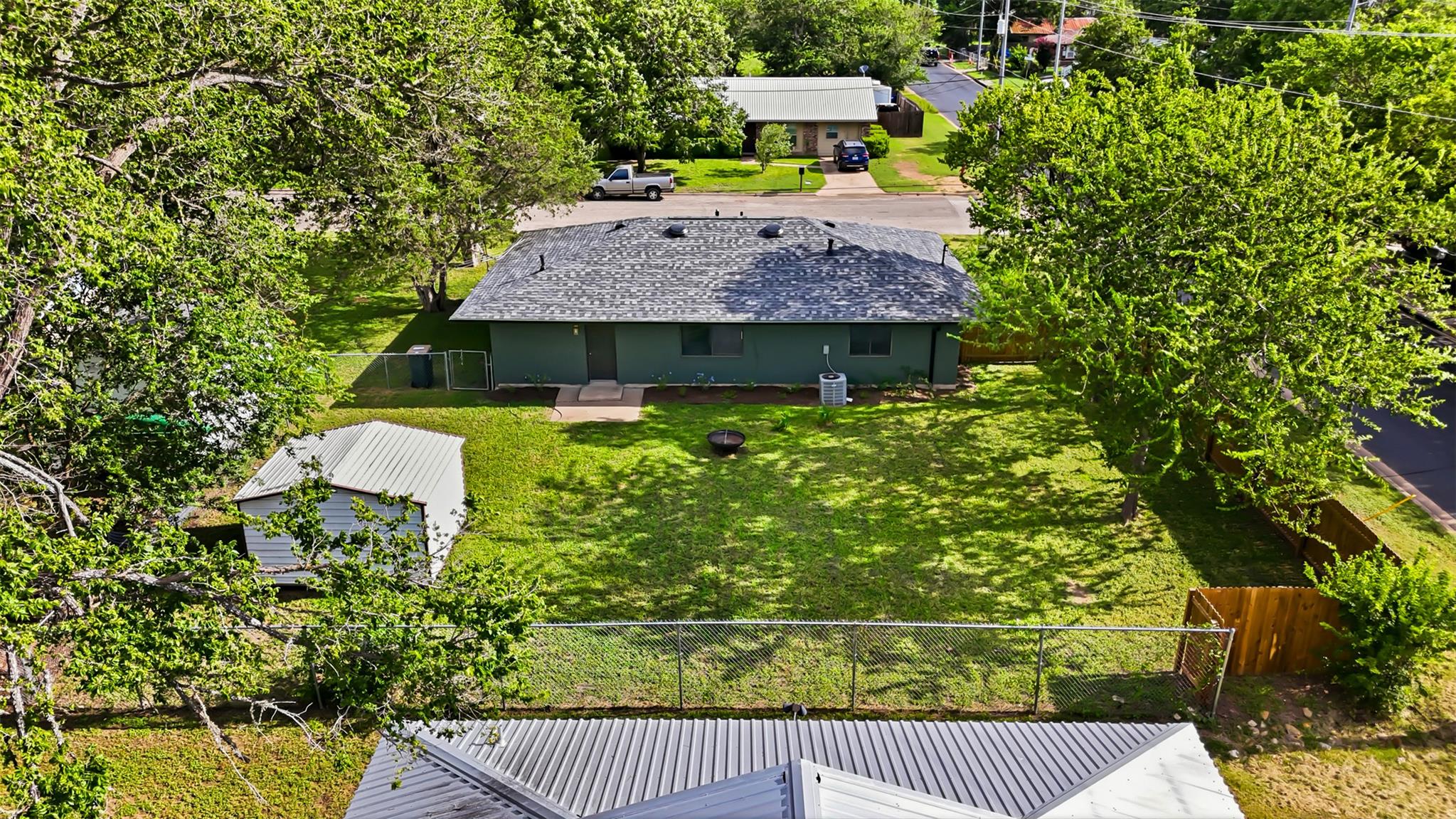 609 Magnolia St Property Photo 28