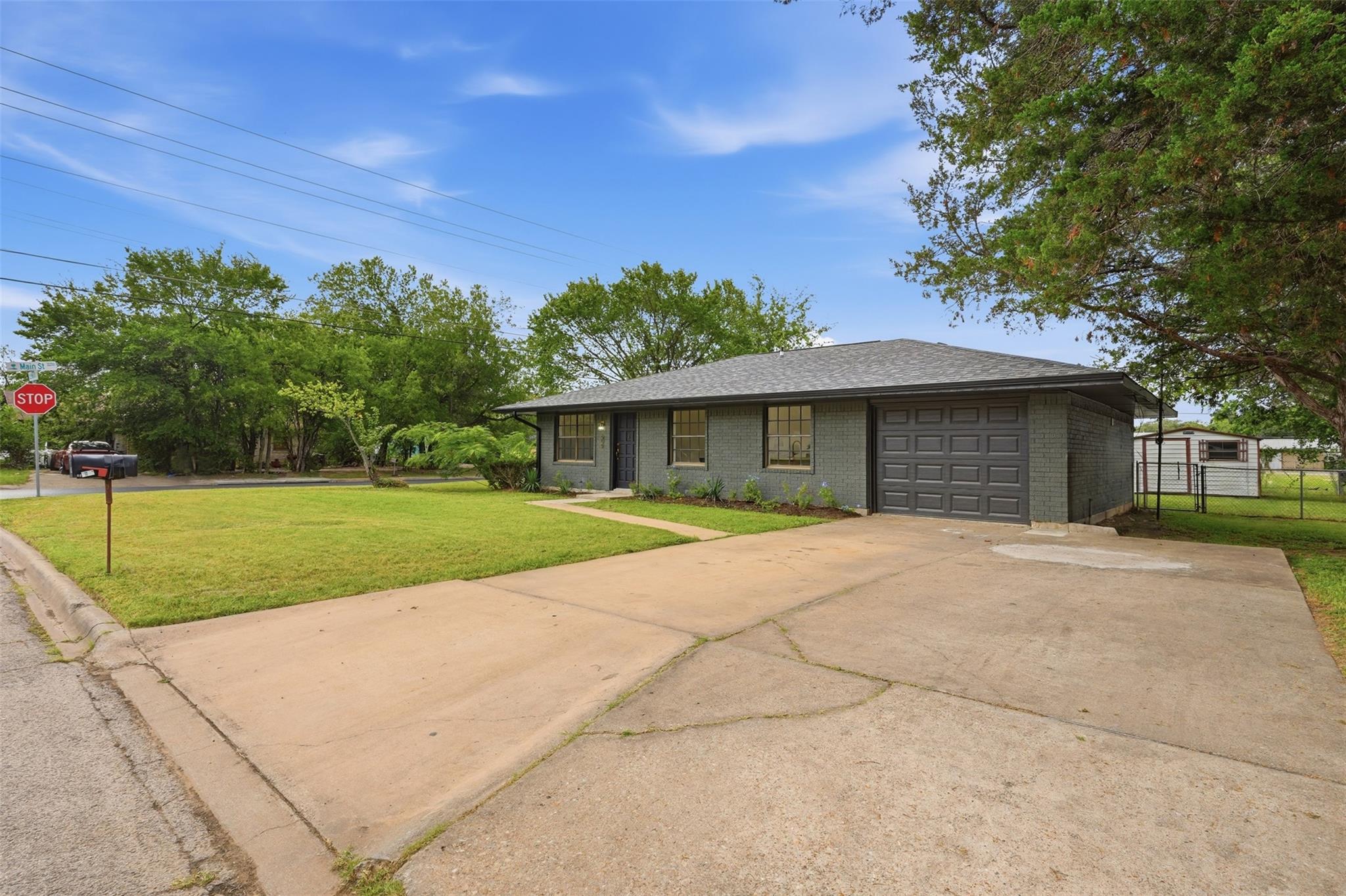 609 Magnolia St Property Photo 39