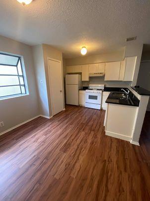 9806 Roxanna Dr #a Property Photo 1
