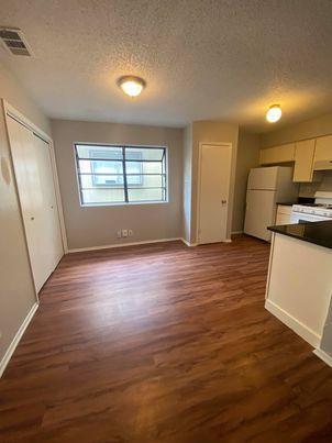 9806 Roxanna Dr #a Property Photo 2
