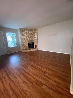 9806 Roxanna Dr #a Property Photo 3