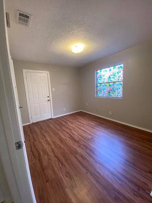 9806 Roxanna Dr #a Property Photo 7