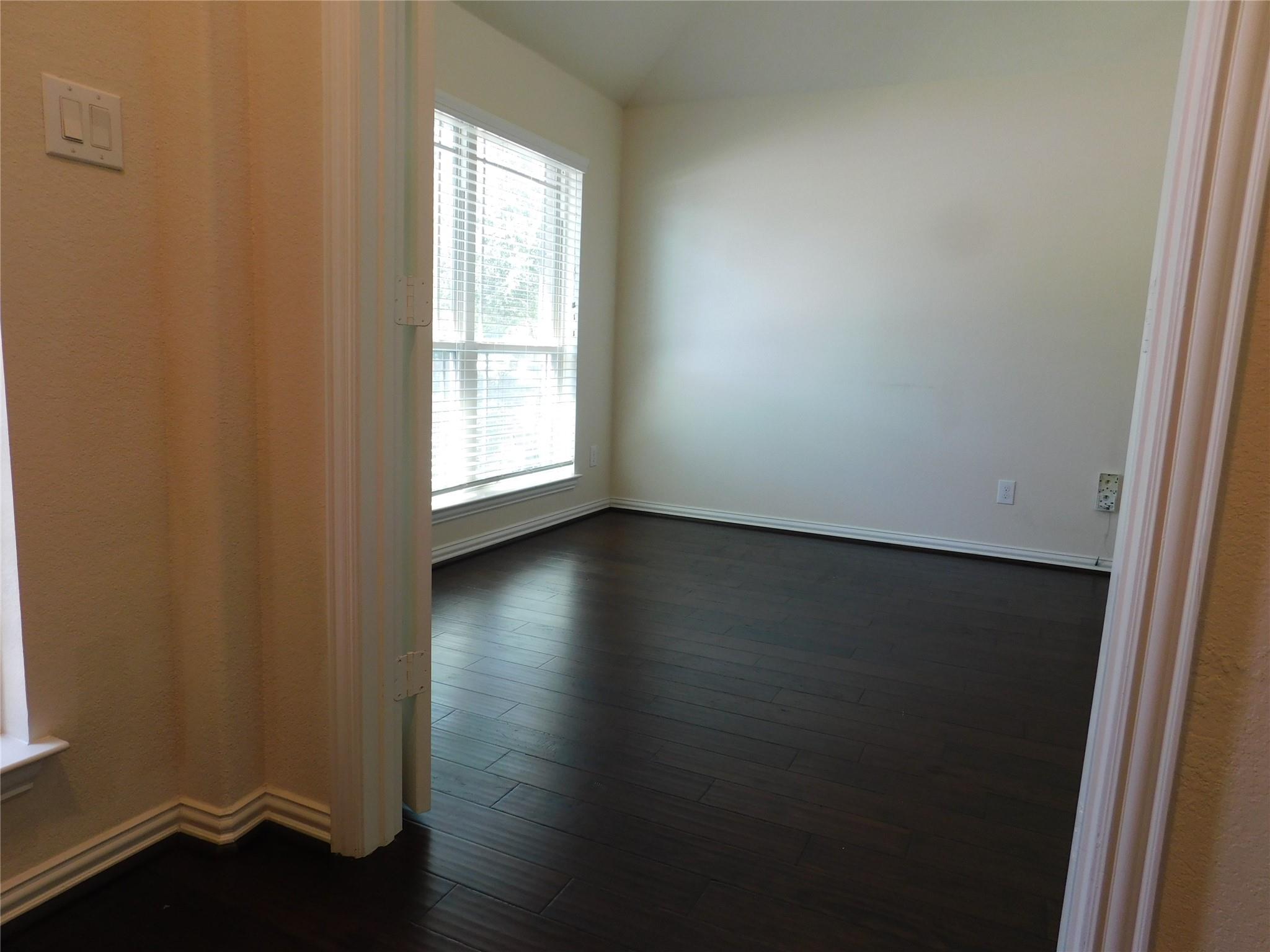 3636 Bainbridge St Property Photo 2