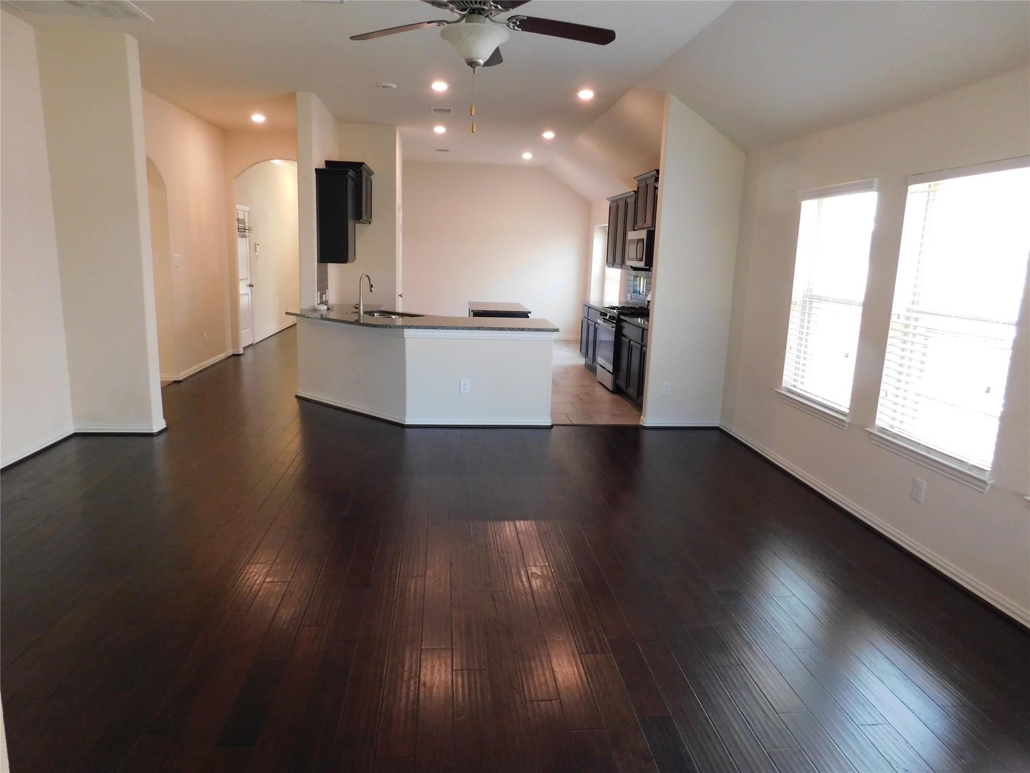 3636 Bainbridge St Property Photo 5