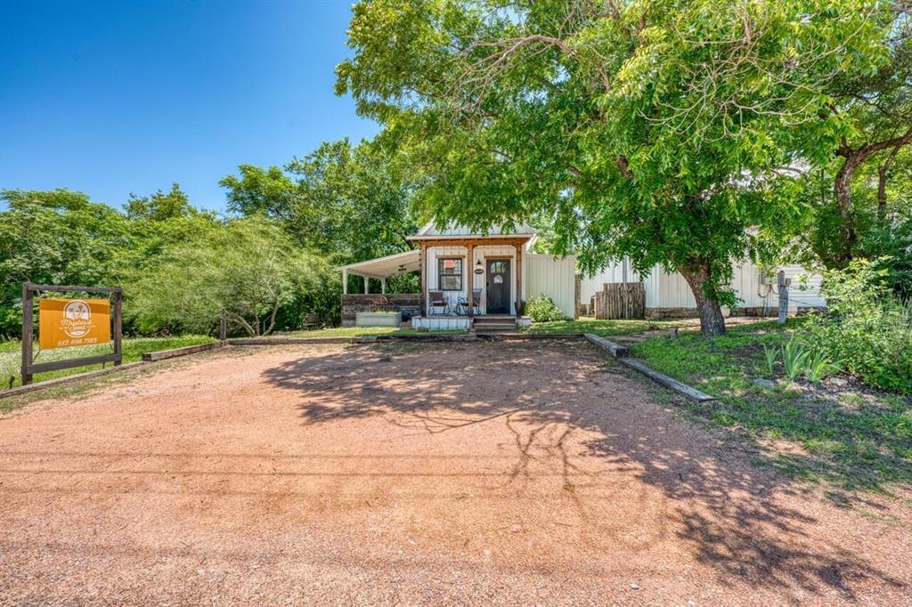 700 Bayley St Property Photo 3
