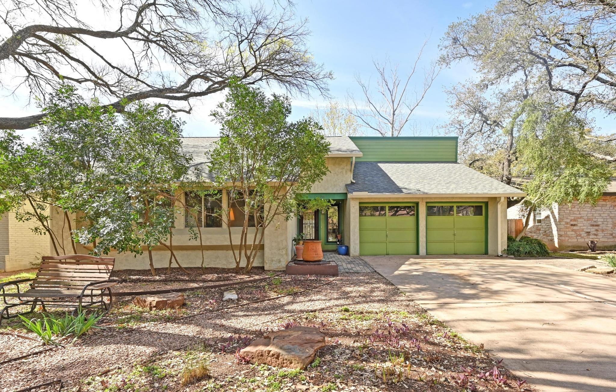 4711 Fieldstone Dr Property Photo