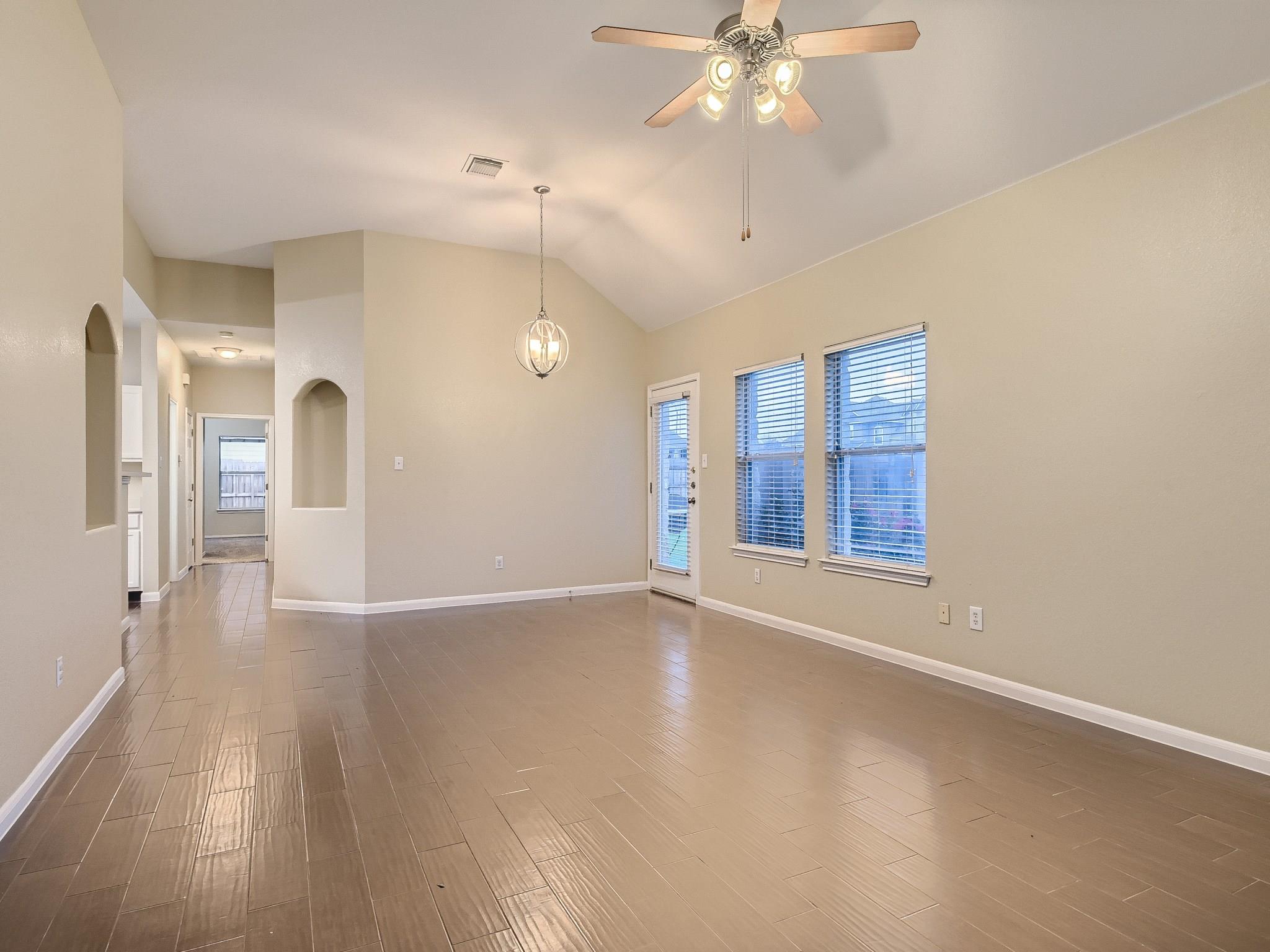 2858 Southampton Way #a Property Photo 2