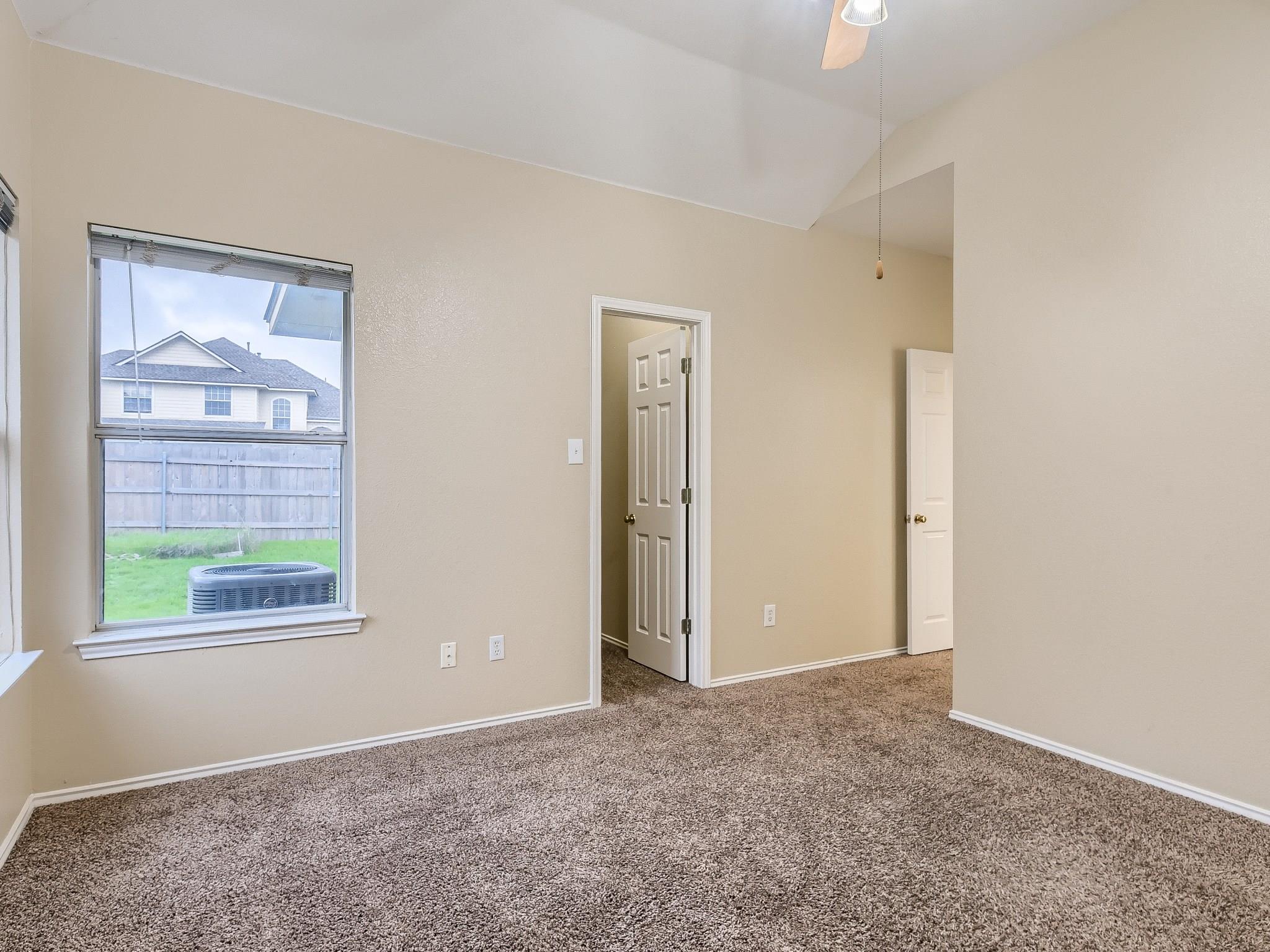 2858 Southampton Way #a Property Photo 4
