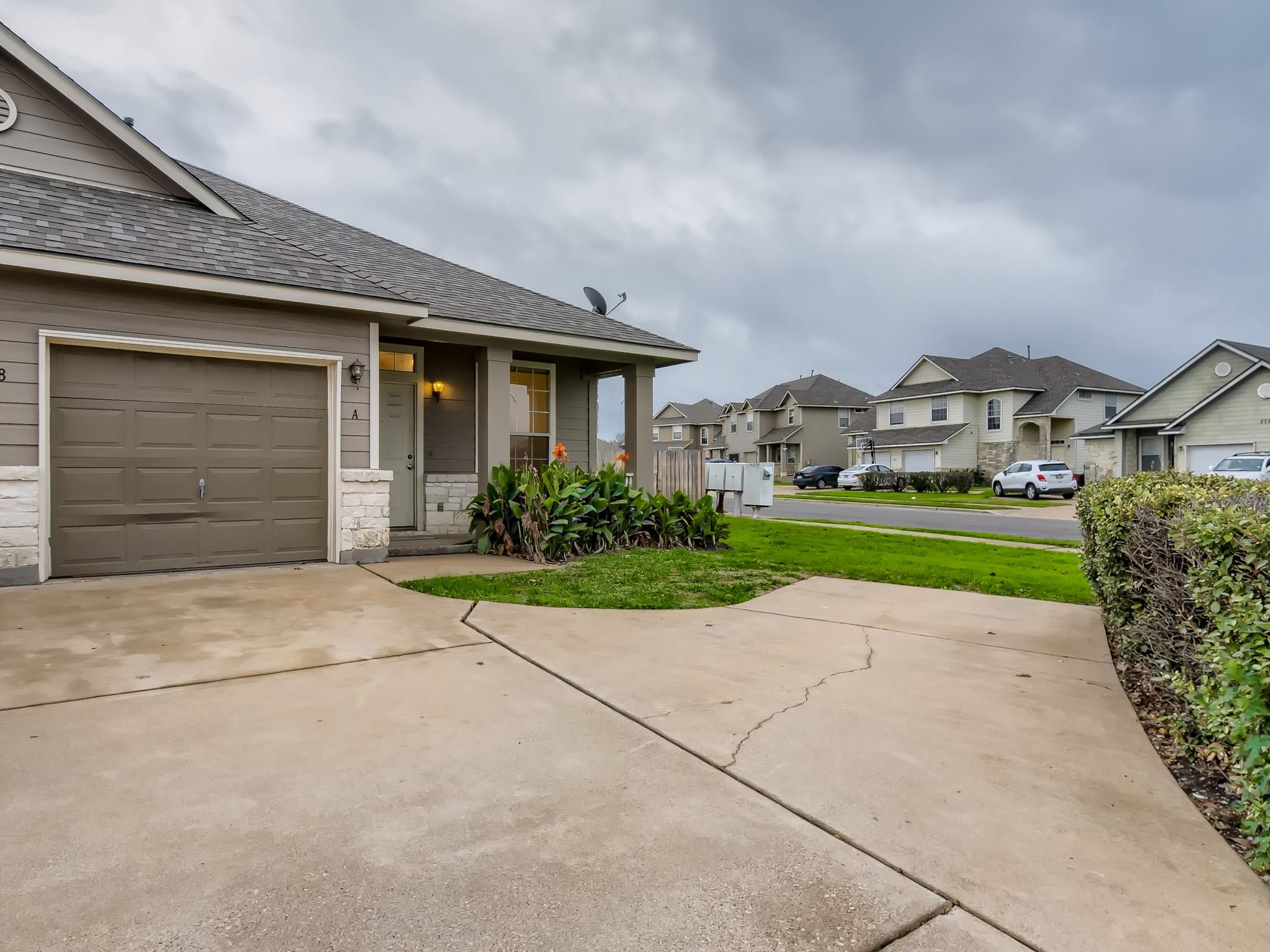 2858 Southampton Way #a Property Photo 8