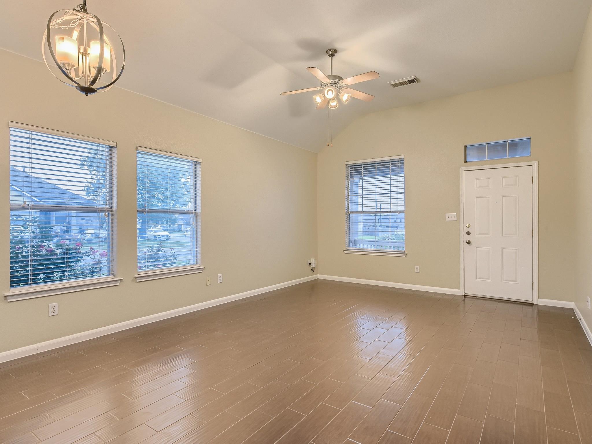 2858 Southampton Way #a Property Photo 11