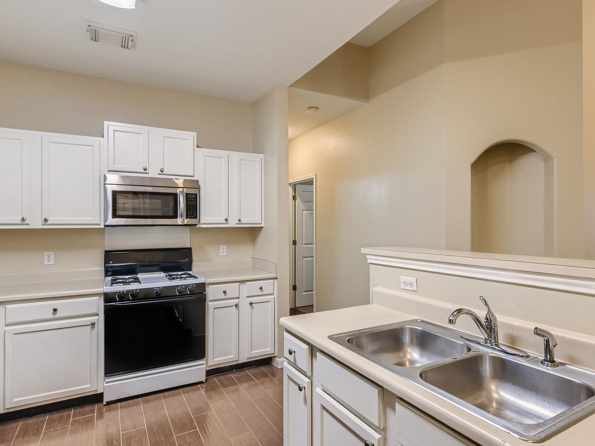 2858 Southampton Way #a Property Photo 13