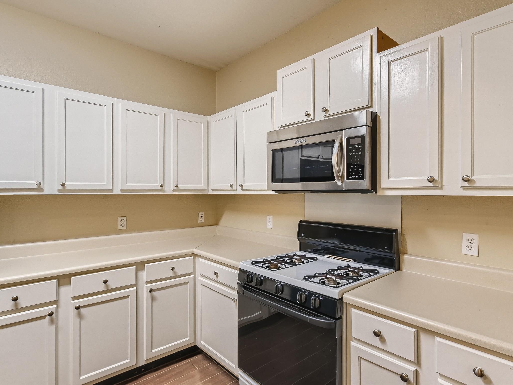2858 Southampton Way #a Property Photo 14