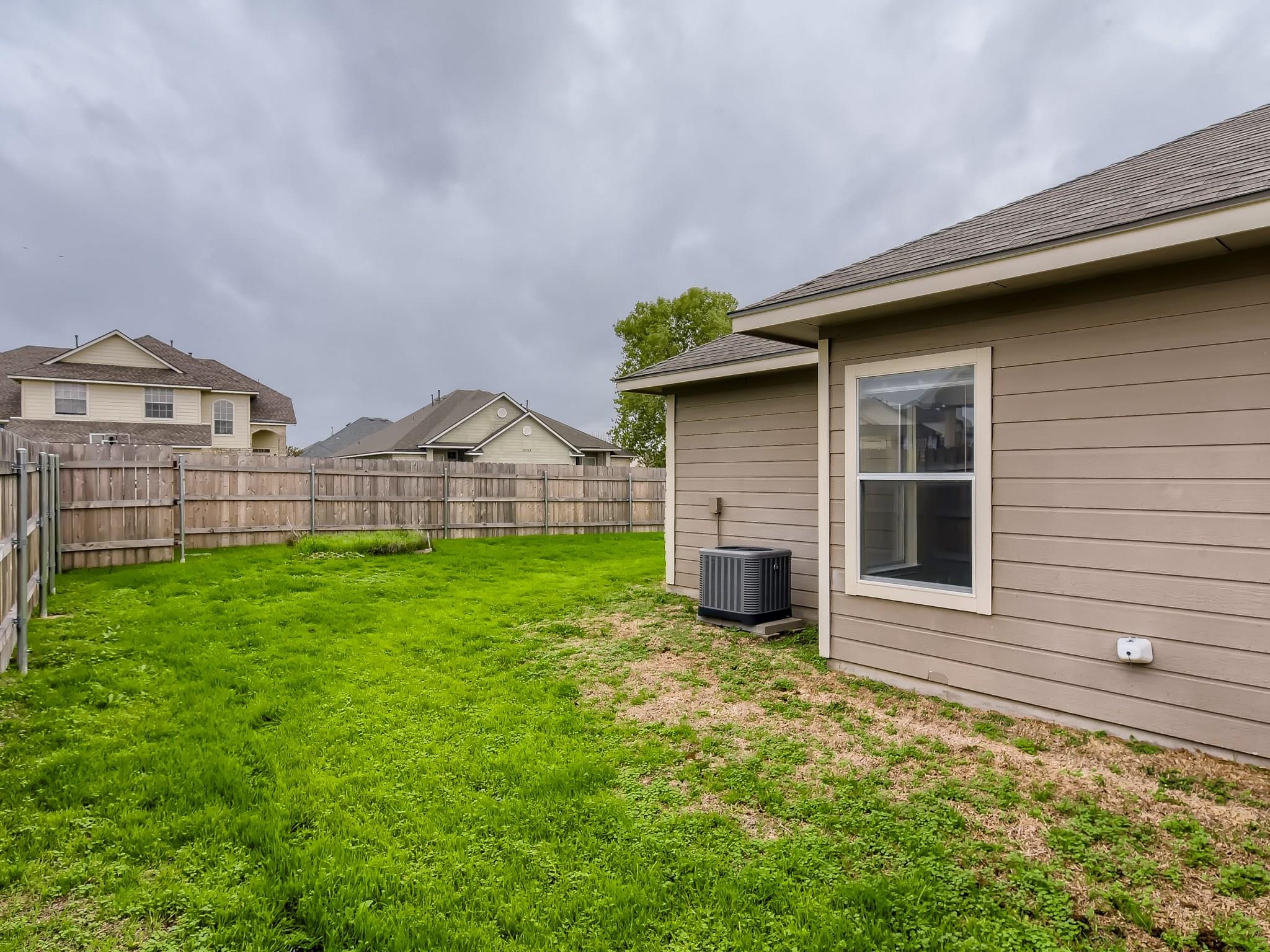 2858 Southampton Way #a Property Photo 24