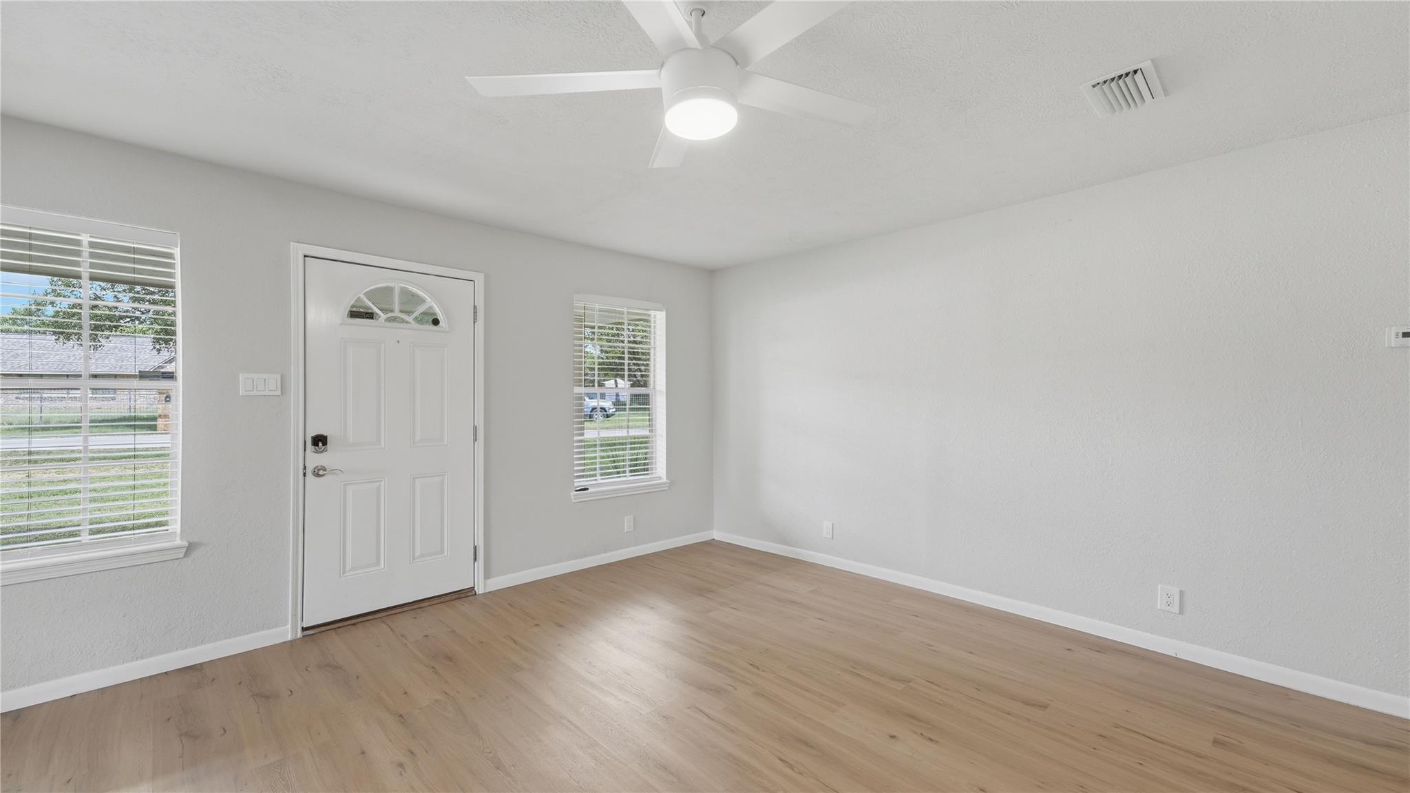 52 Persimmon Dr Property Photo 3