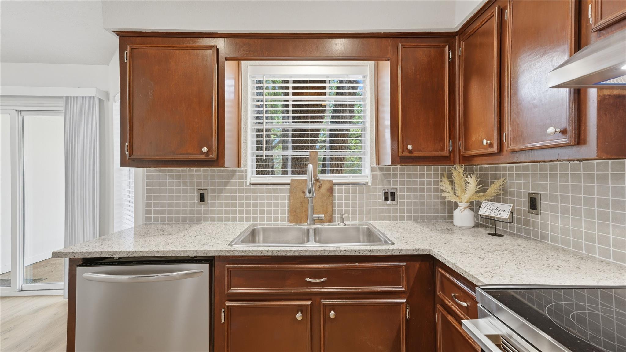 52 Persimmon Dr Property Photo 10
