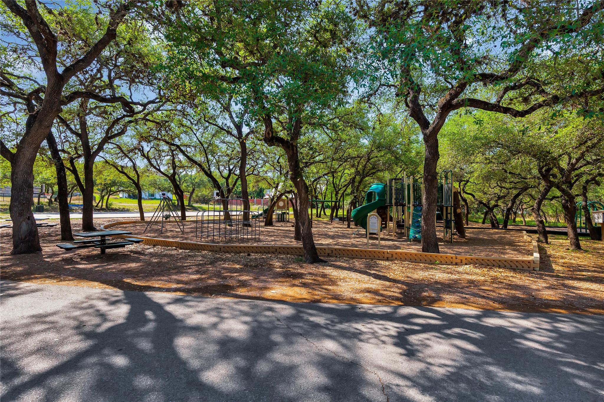 21802 Briarcliff Dr Property Photo 14
