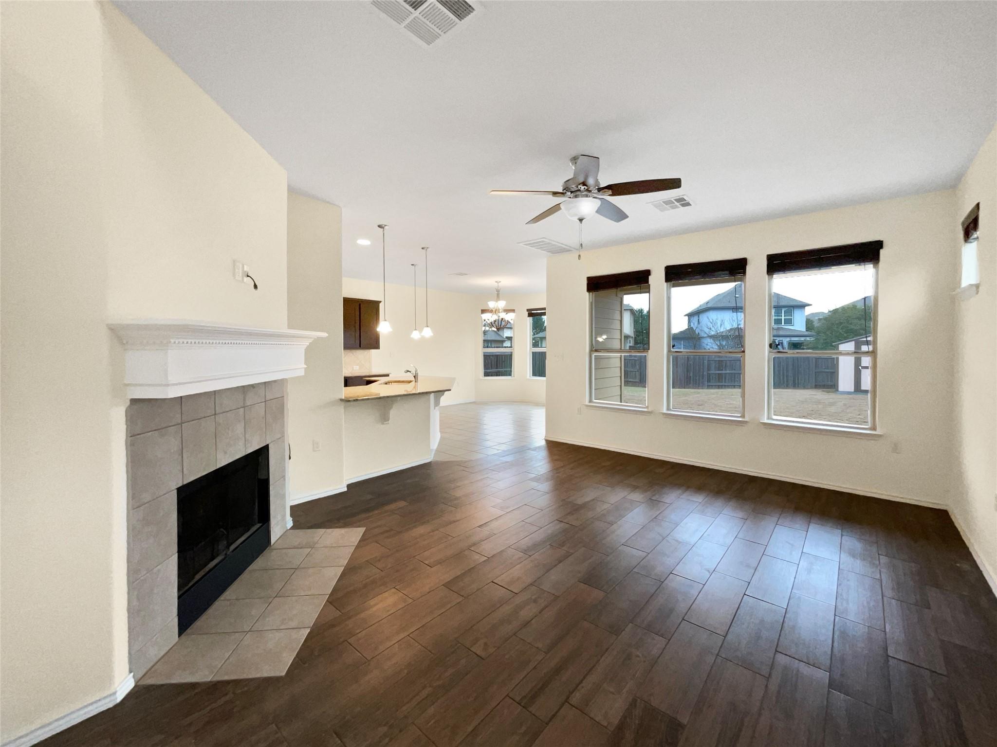 5405 Daimler Dr Property Photo 3