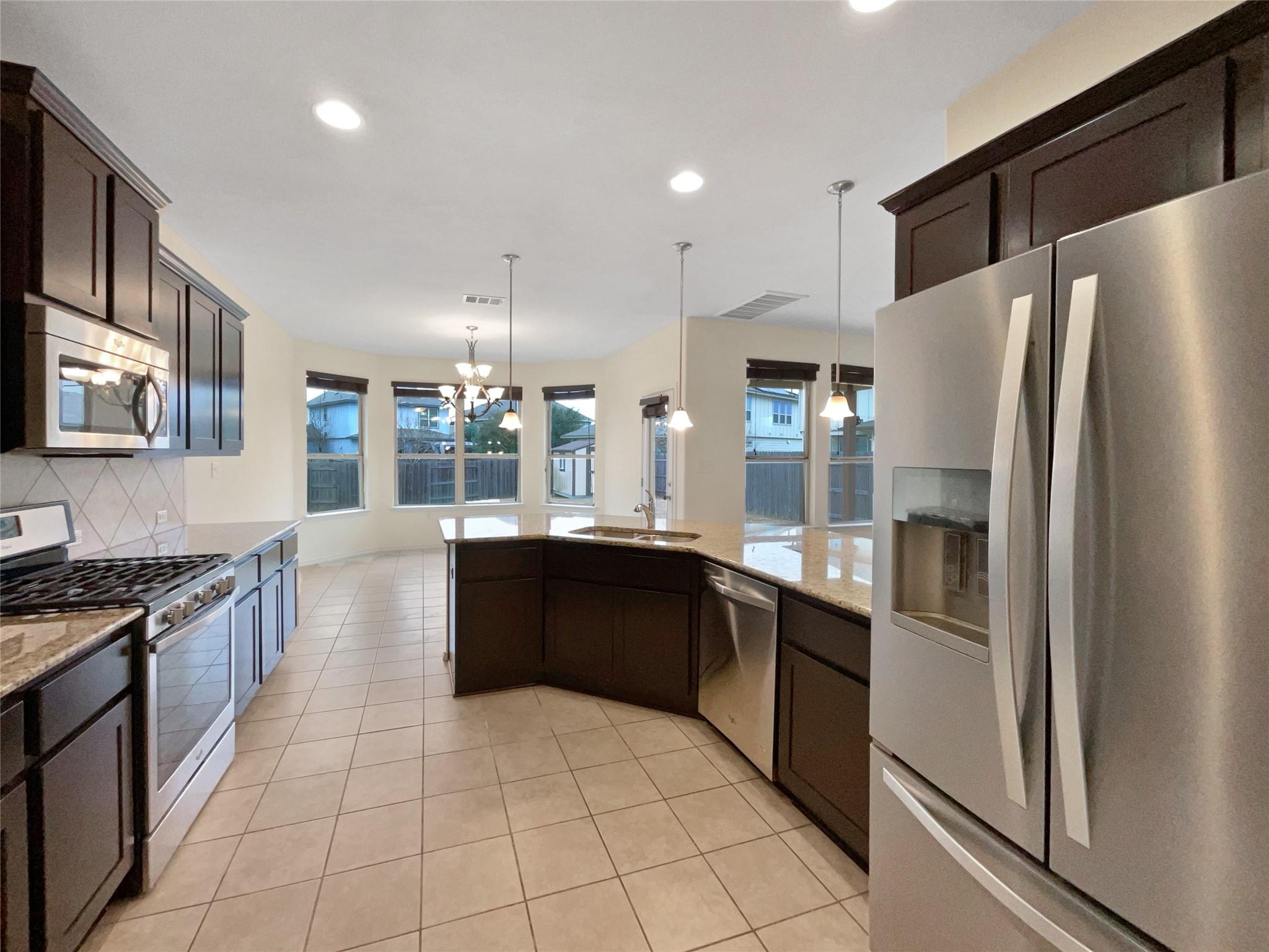 5405 Daimler Dr Property Photo 6