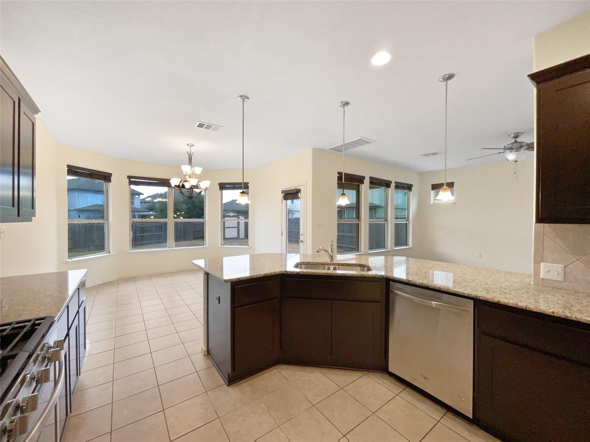 5405 Daimler Dr Property Photo 16