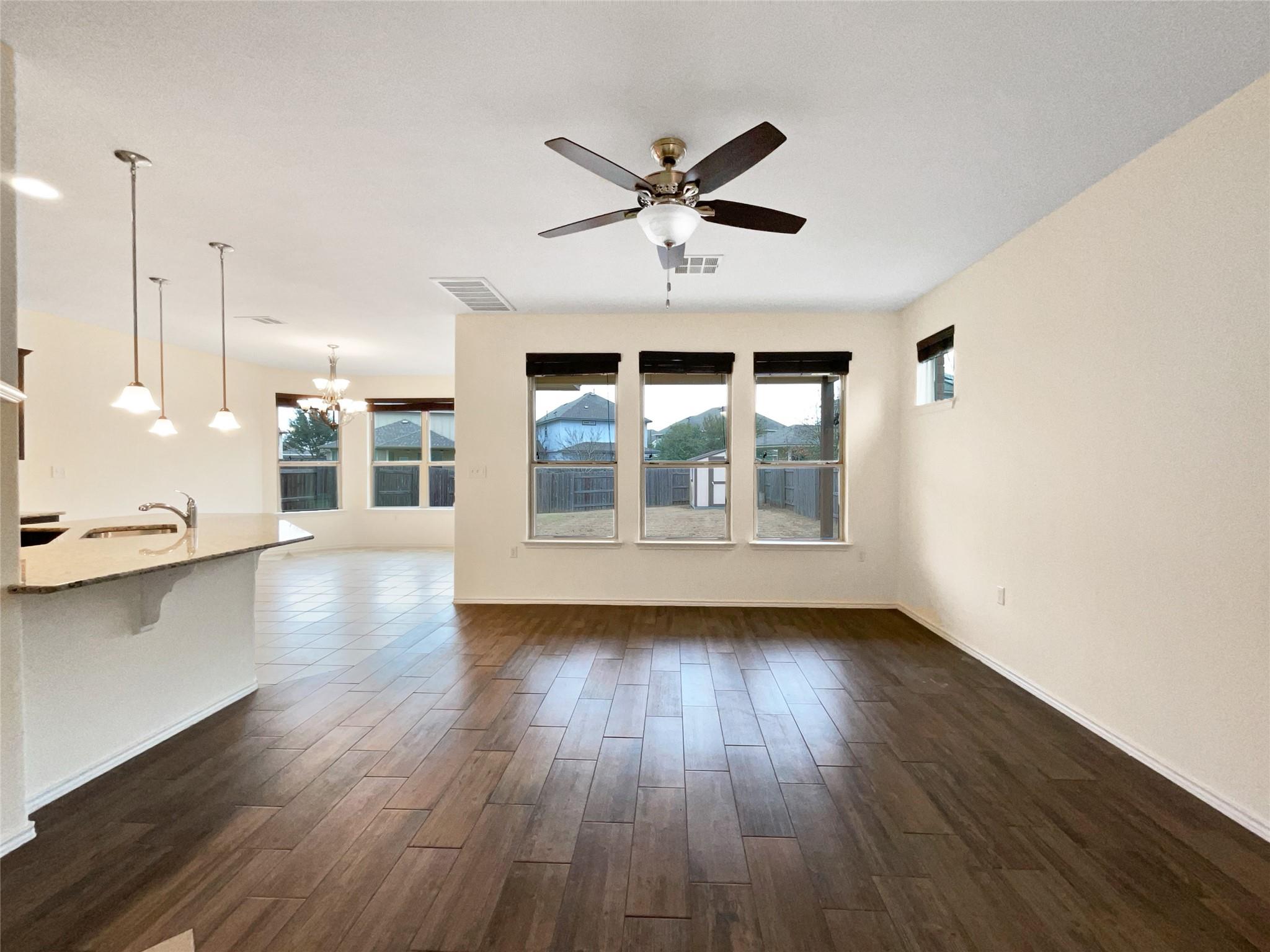 5405 Daimler Dr Property Photo 22