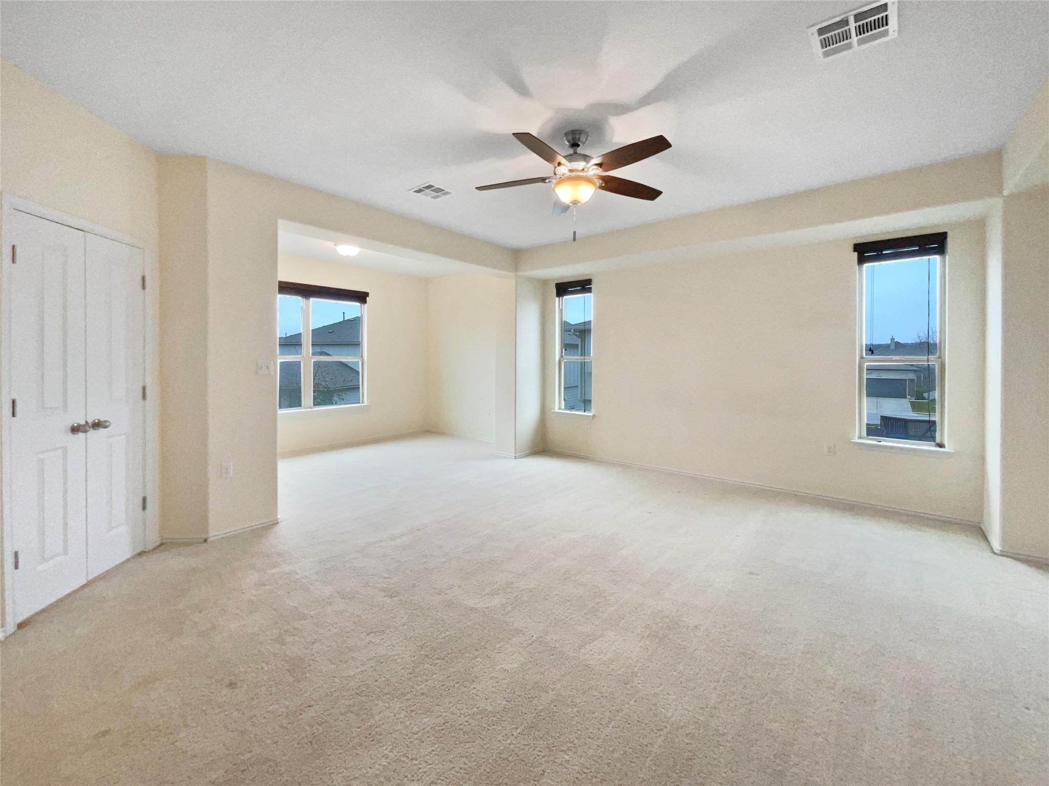 5405 Daimler Dr Property Photo 27