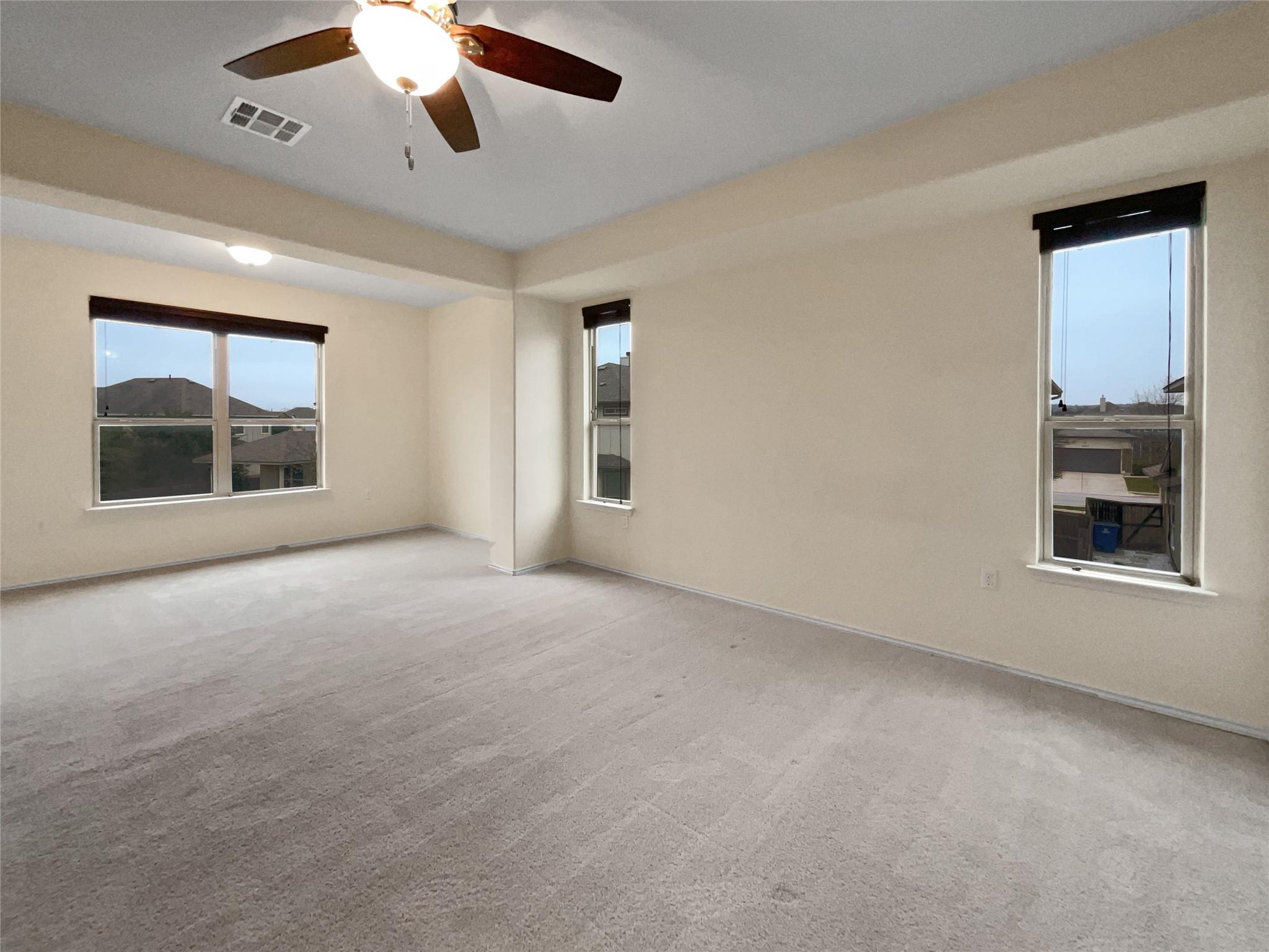 5405 Daimler Dr Property Photo 32