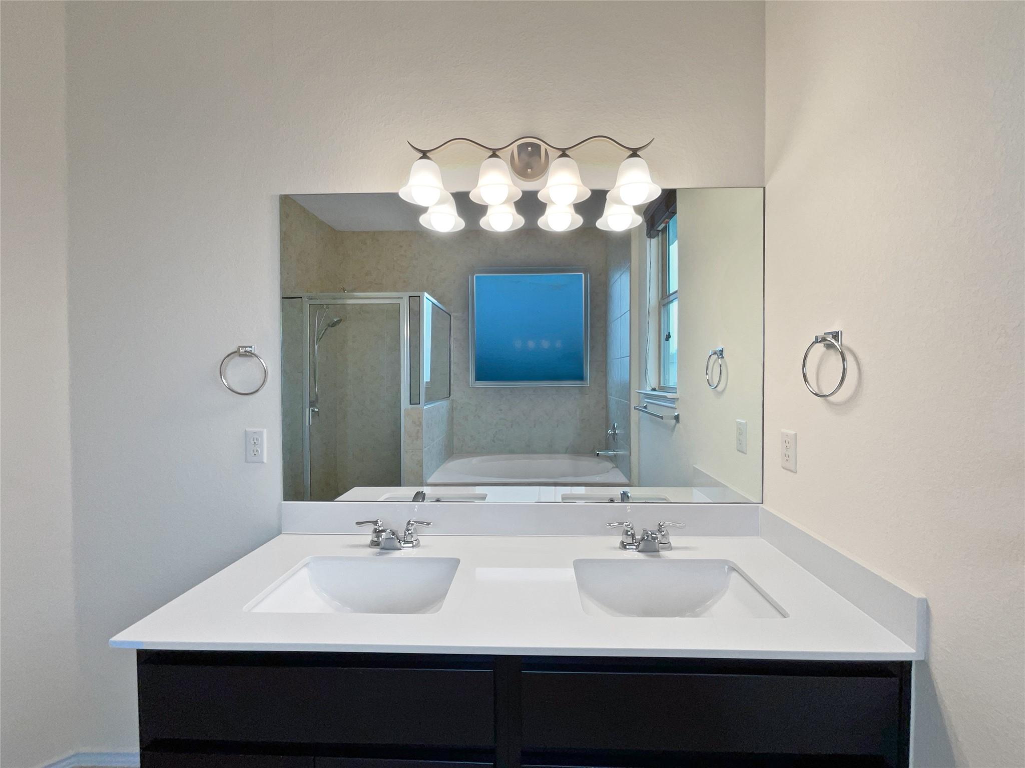 5405 Daimler Dr Property Photo 34