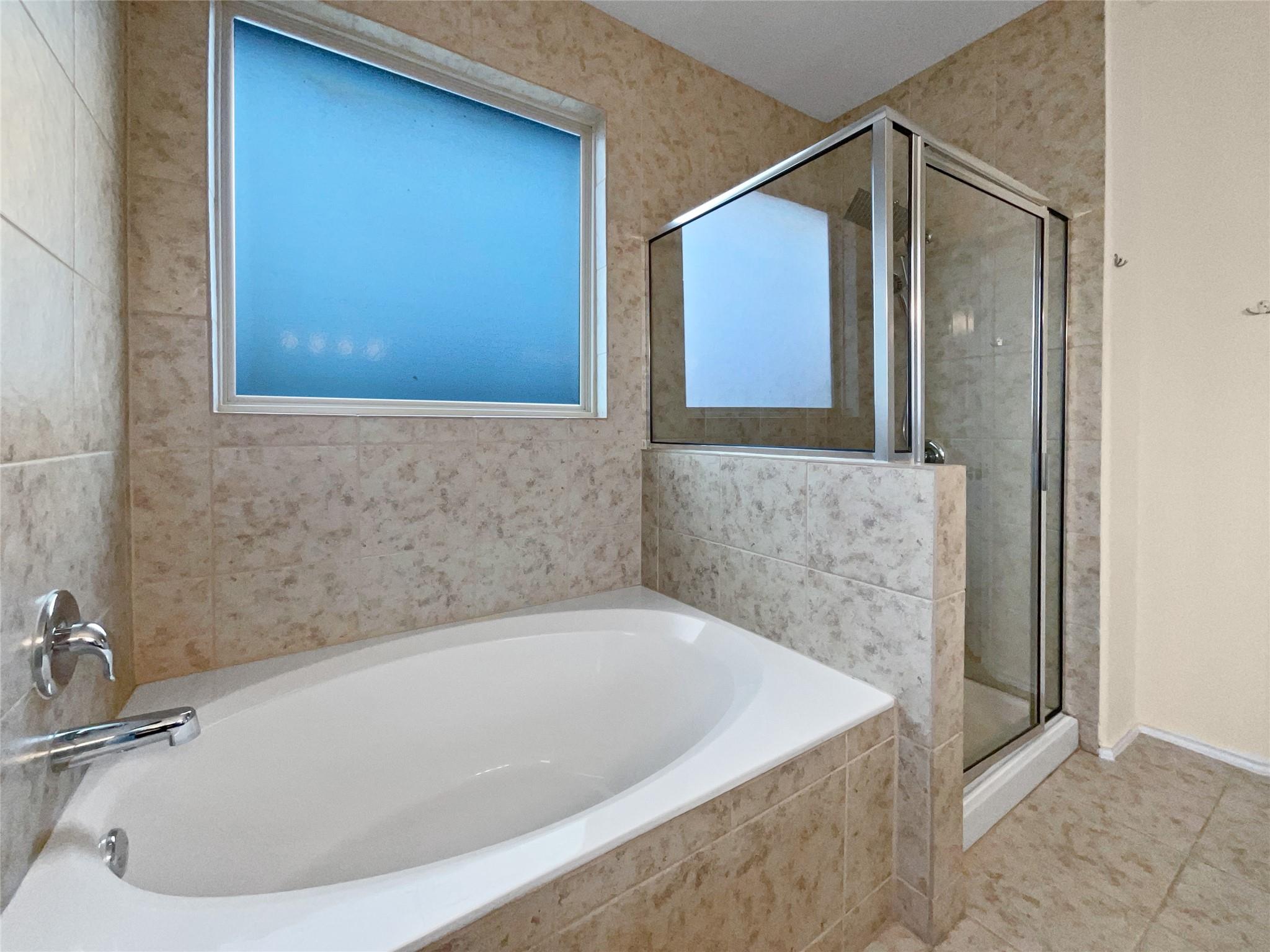 5405 Daimler Dr Property Photo 35