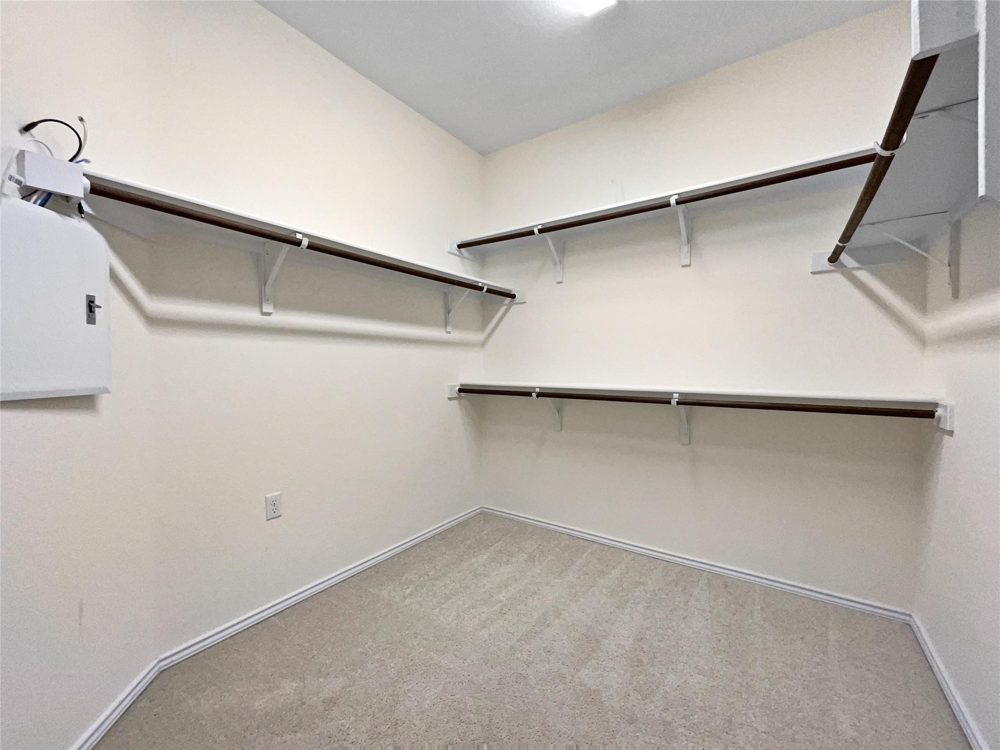 5405 Daimler Dr Property Photo 36